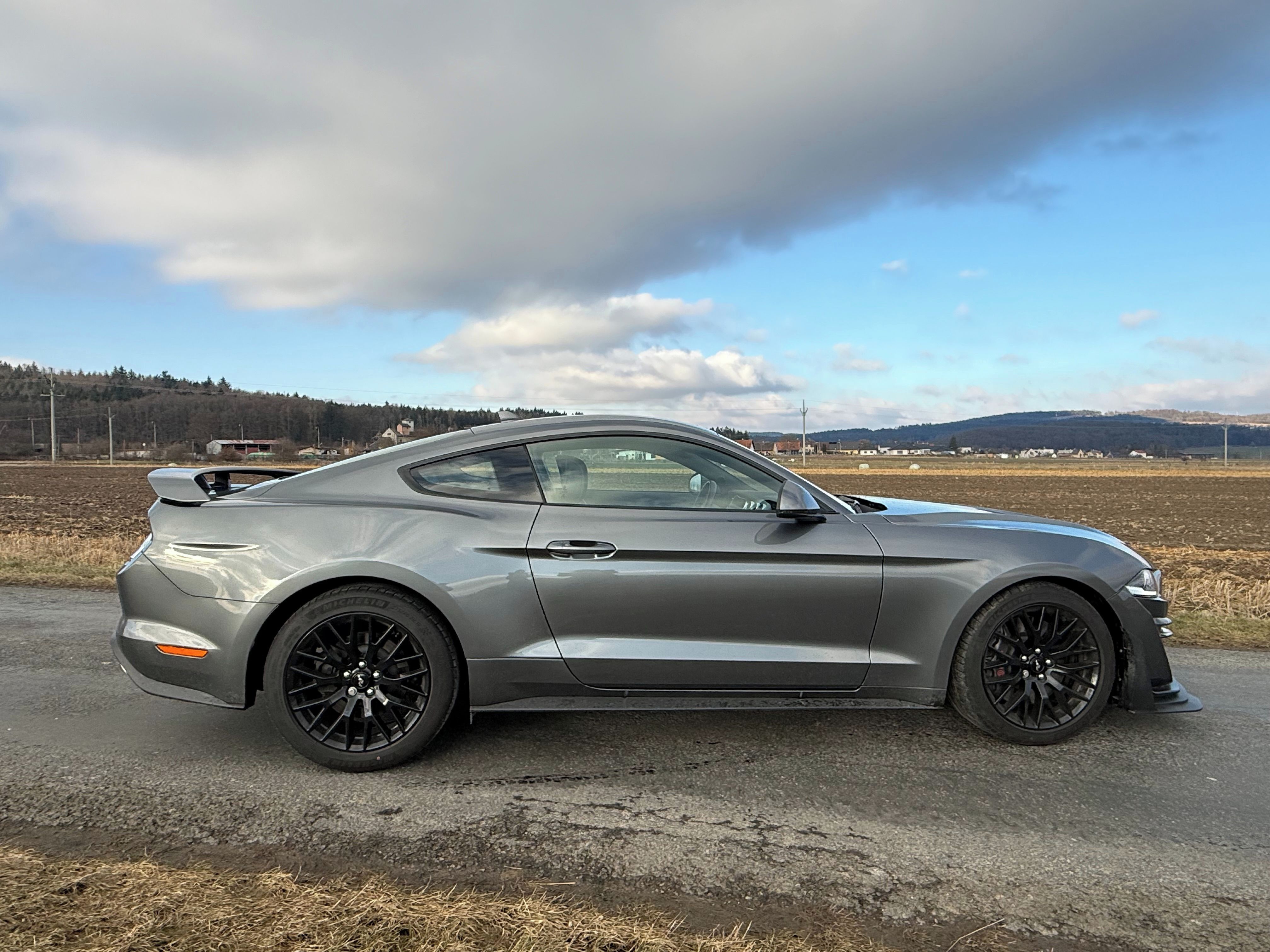 Ford Mustang, 5.0 GT - fotka 5