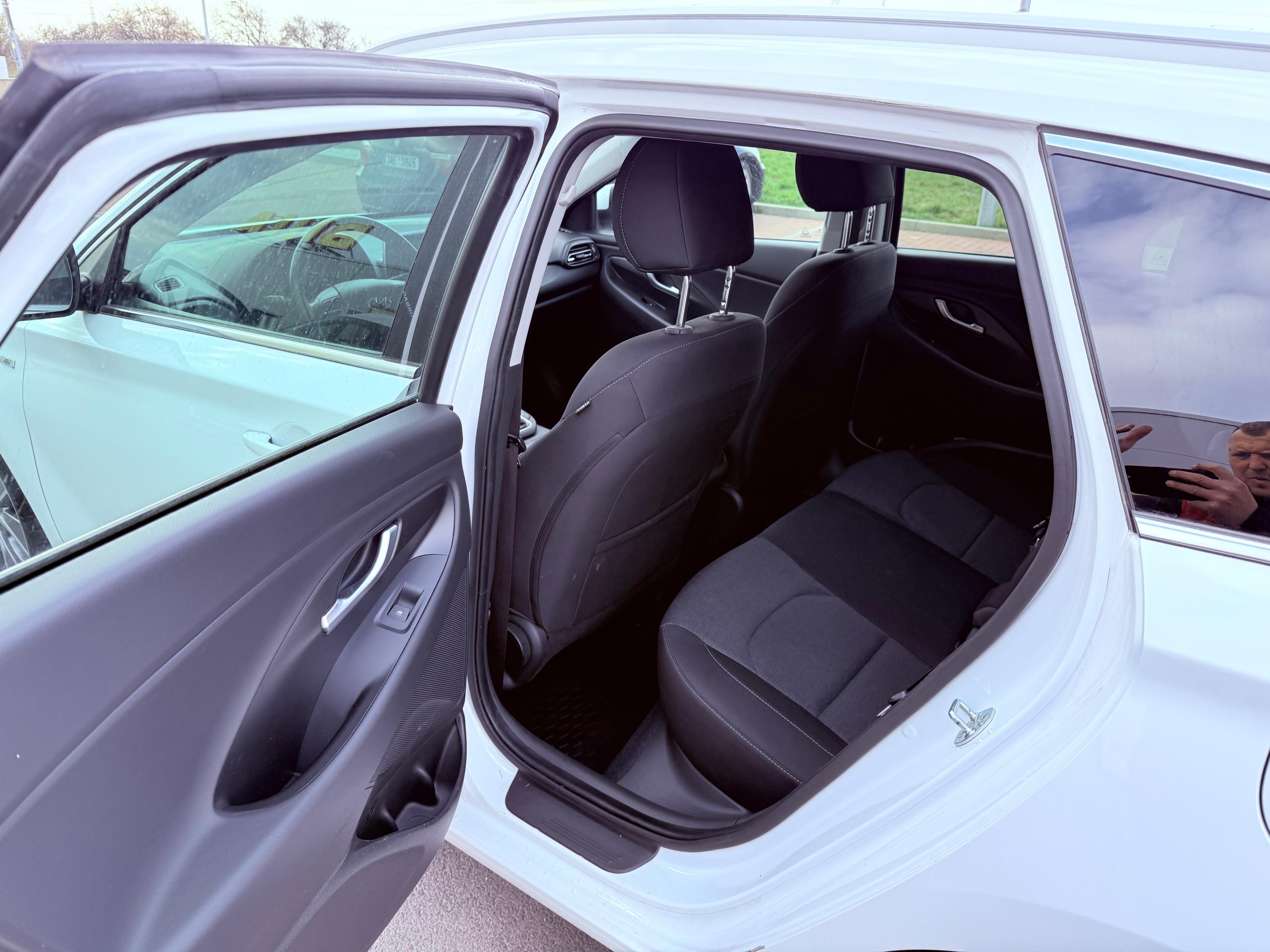 Hyundai i30, 1.5 T-GDi MHEV - fotka 6