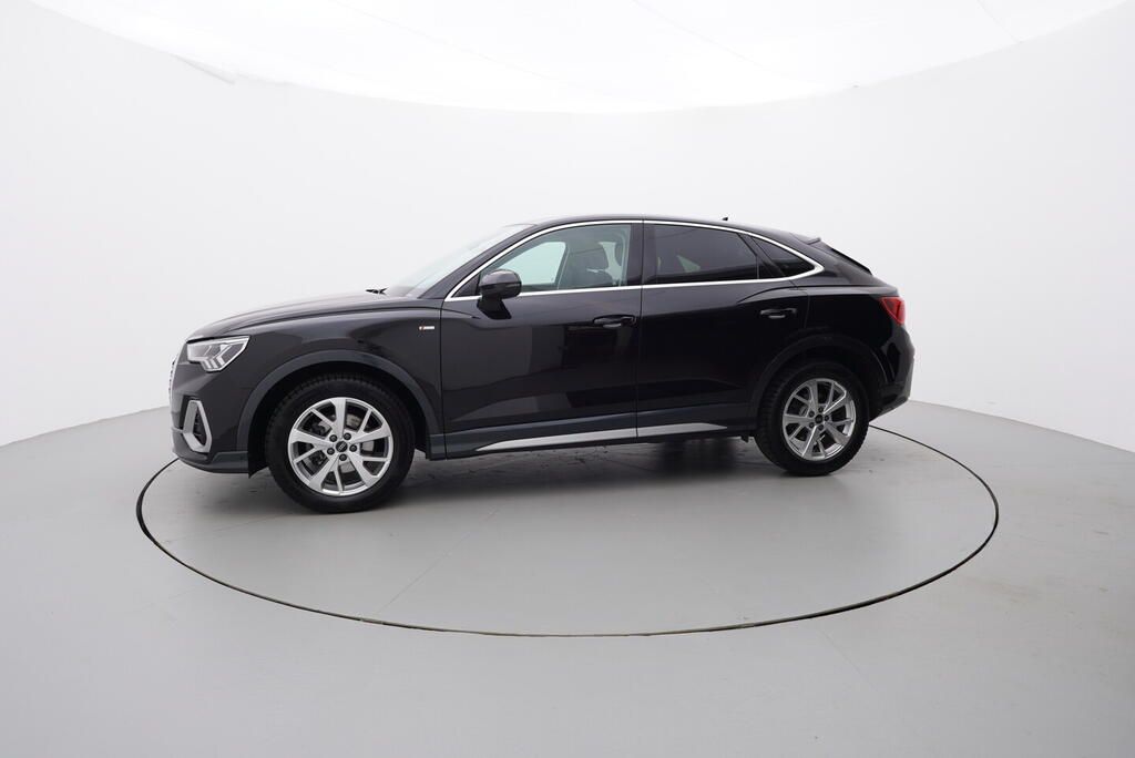 Audi Q3, S line 2.0 TDI 110 kW - fotka 2