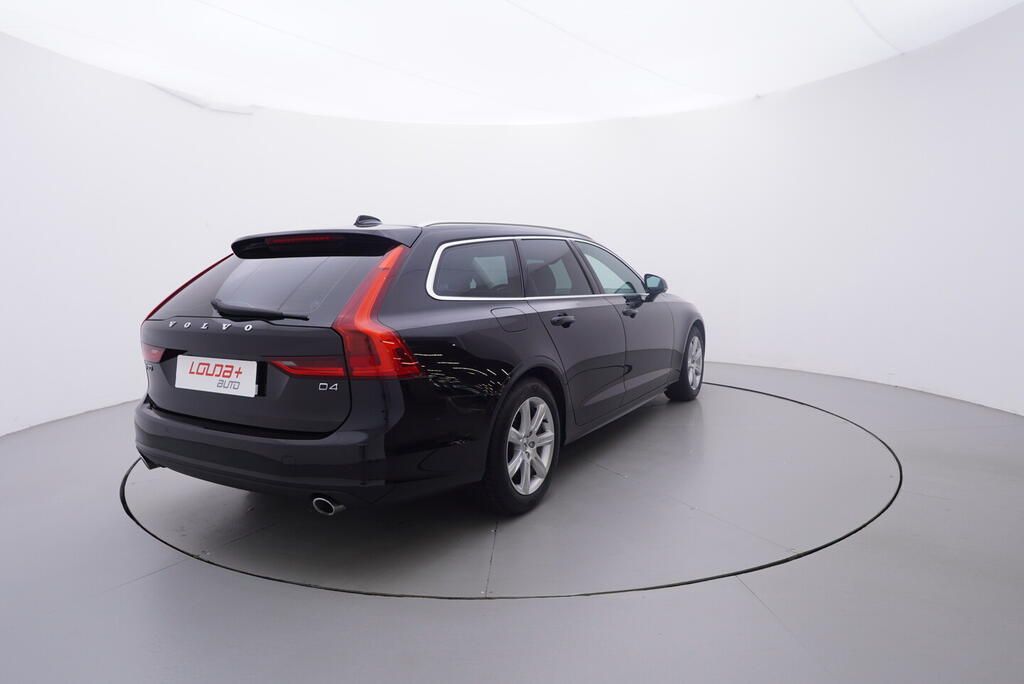 Volvo V90, Momentum 2.0 140 kW - fotka 5