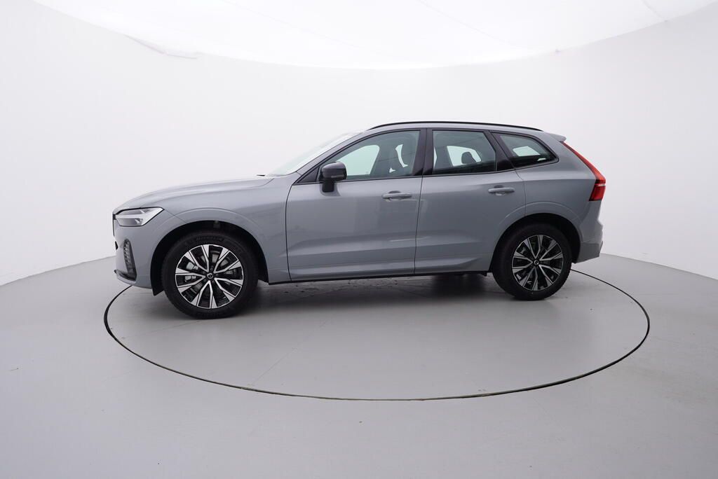 Volvo XC60, Plus Dark 2.0 B4 145 kW - fotka 2