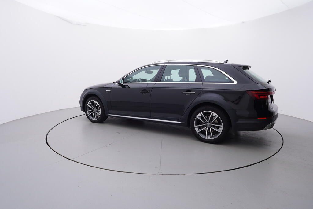 Audi A4 allroad, 2.0 140 kW - fotka 3