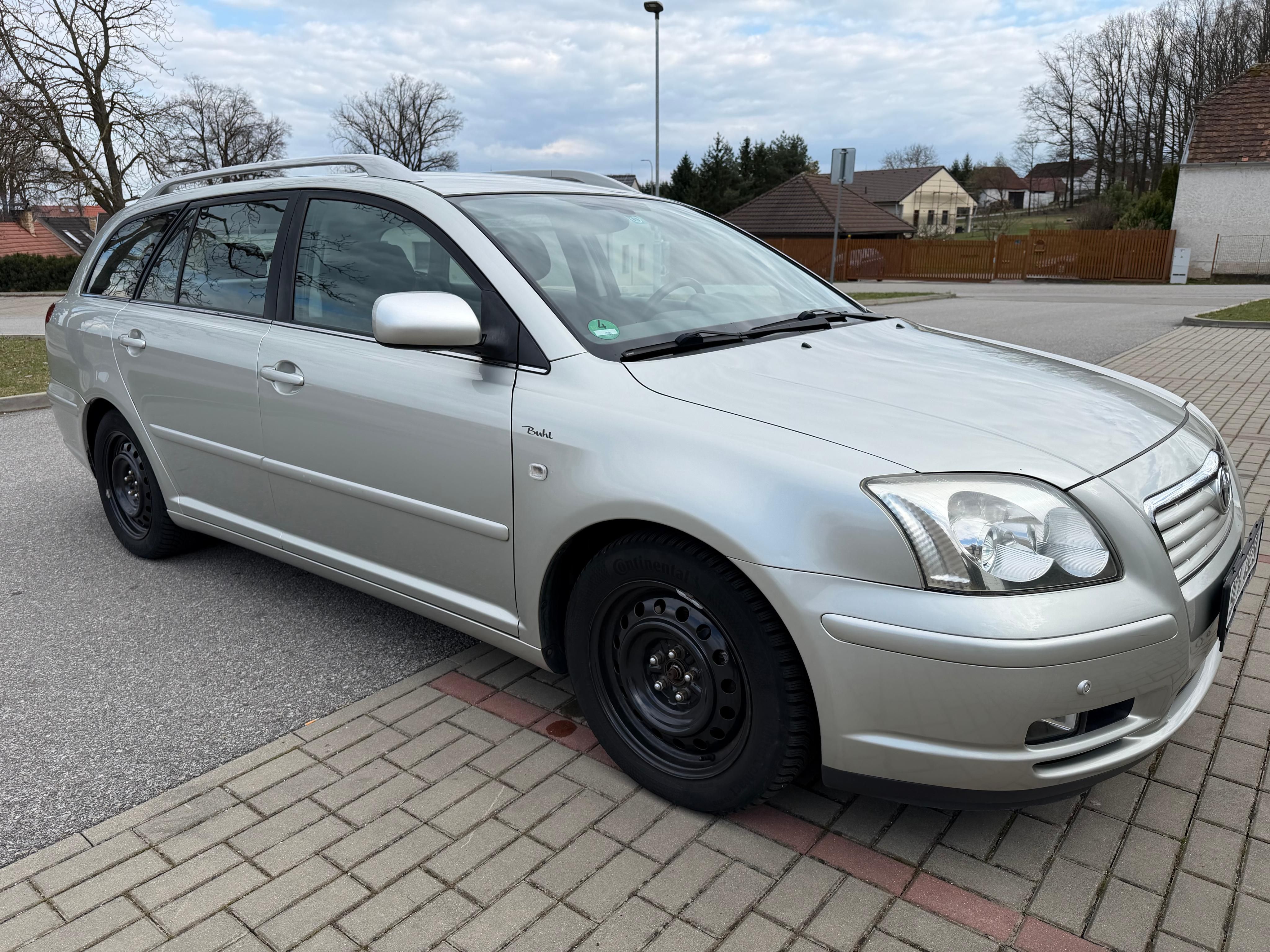 Toyota Avensis, 2.0 benzín - fotka 3