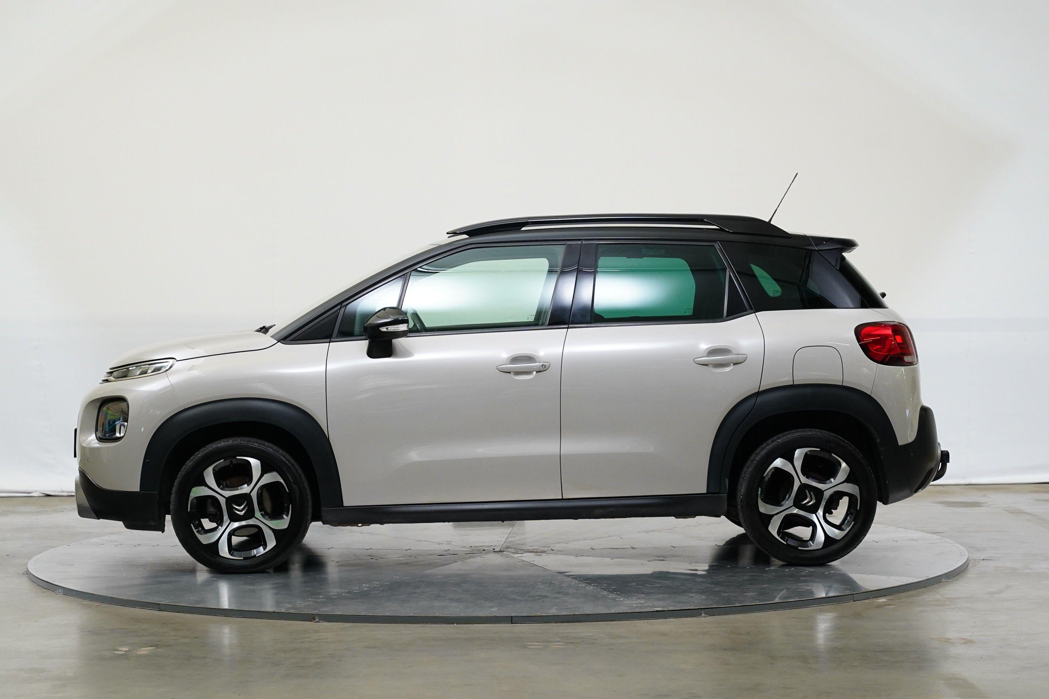Citroën C3 Aircross, 1.6 BlueHDI 88 kW Shine - fotka 3