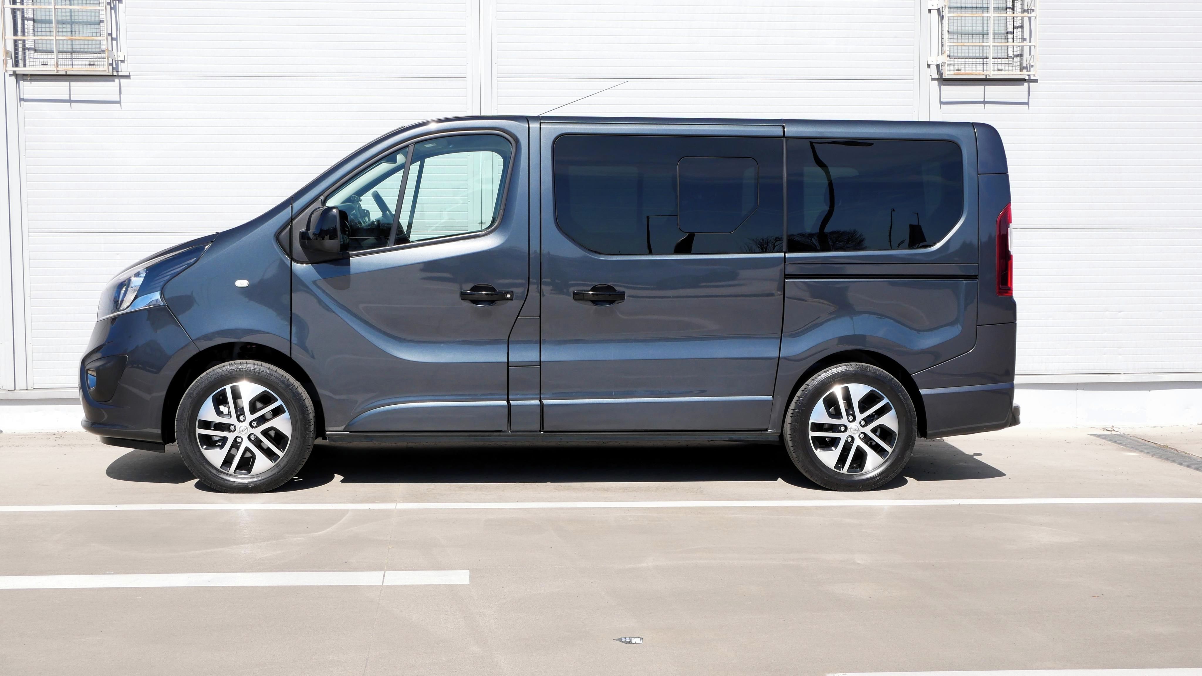 Opel Vivaro, 1.6 LIFE,KŮŽE,SPANÍ,WEBASTO,7M - fotka 3