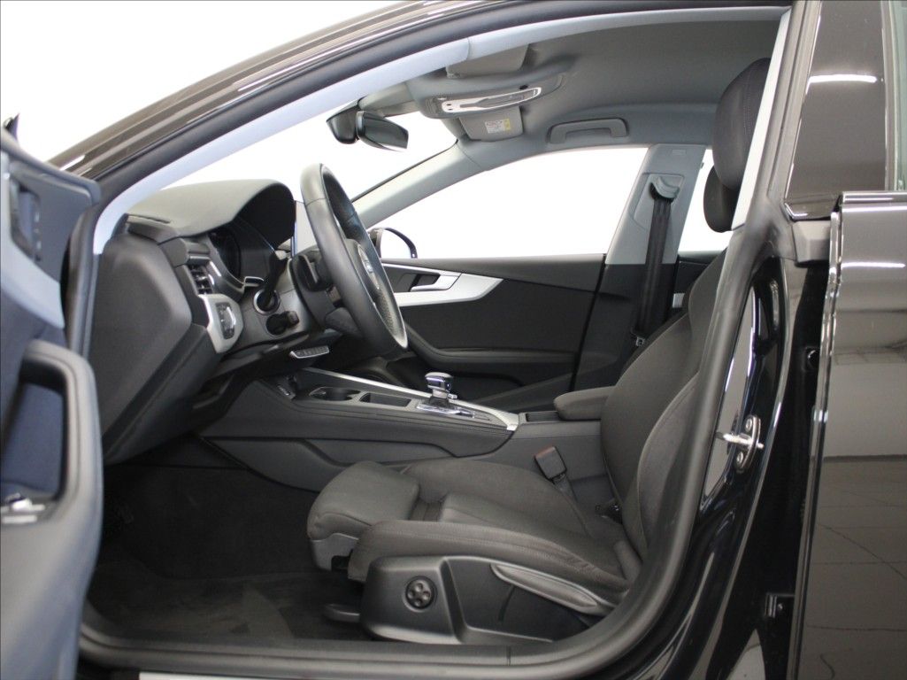 Audi A5, 2,0 40TDi S-Line 55tkm. ČR - fotka 6