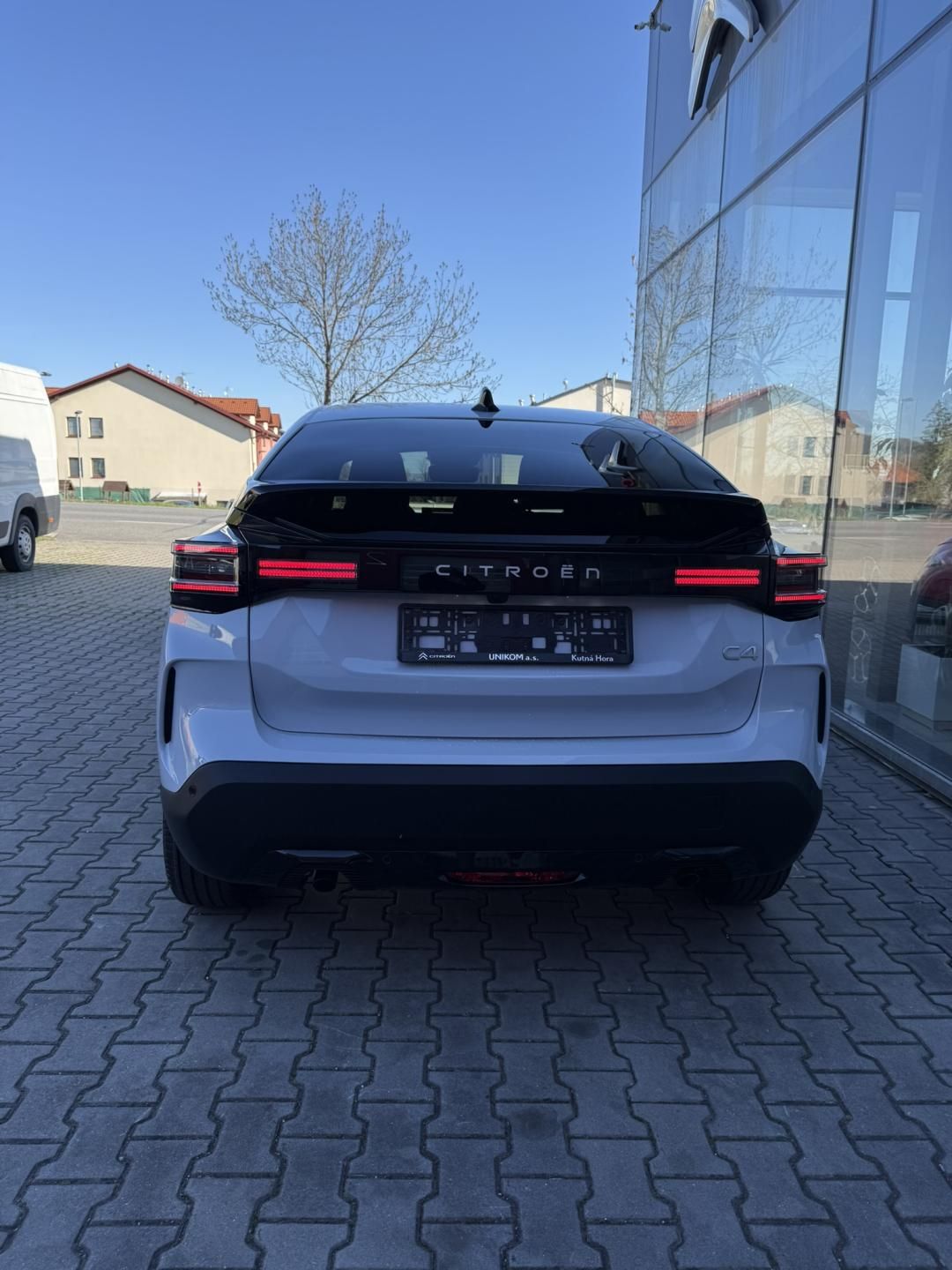 Citroën C4, MAX Petrol 130k Automatic - fotka 5