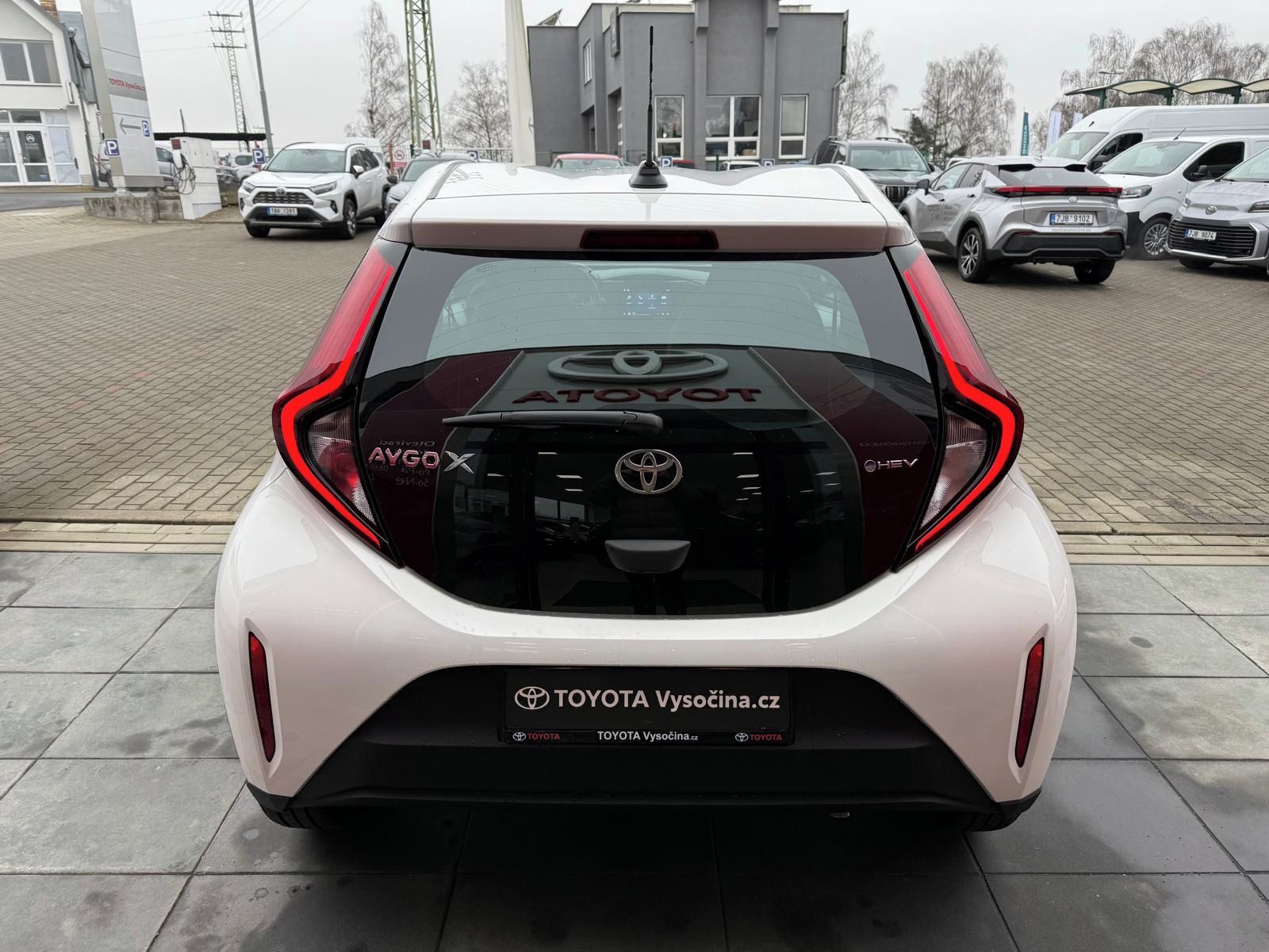 Toyota Aygo, 1.5HEV 116PS Active - fotka 6