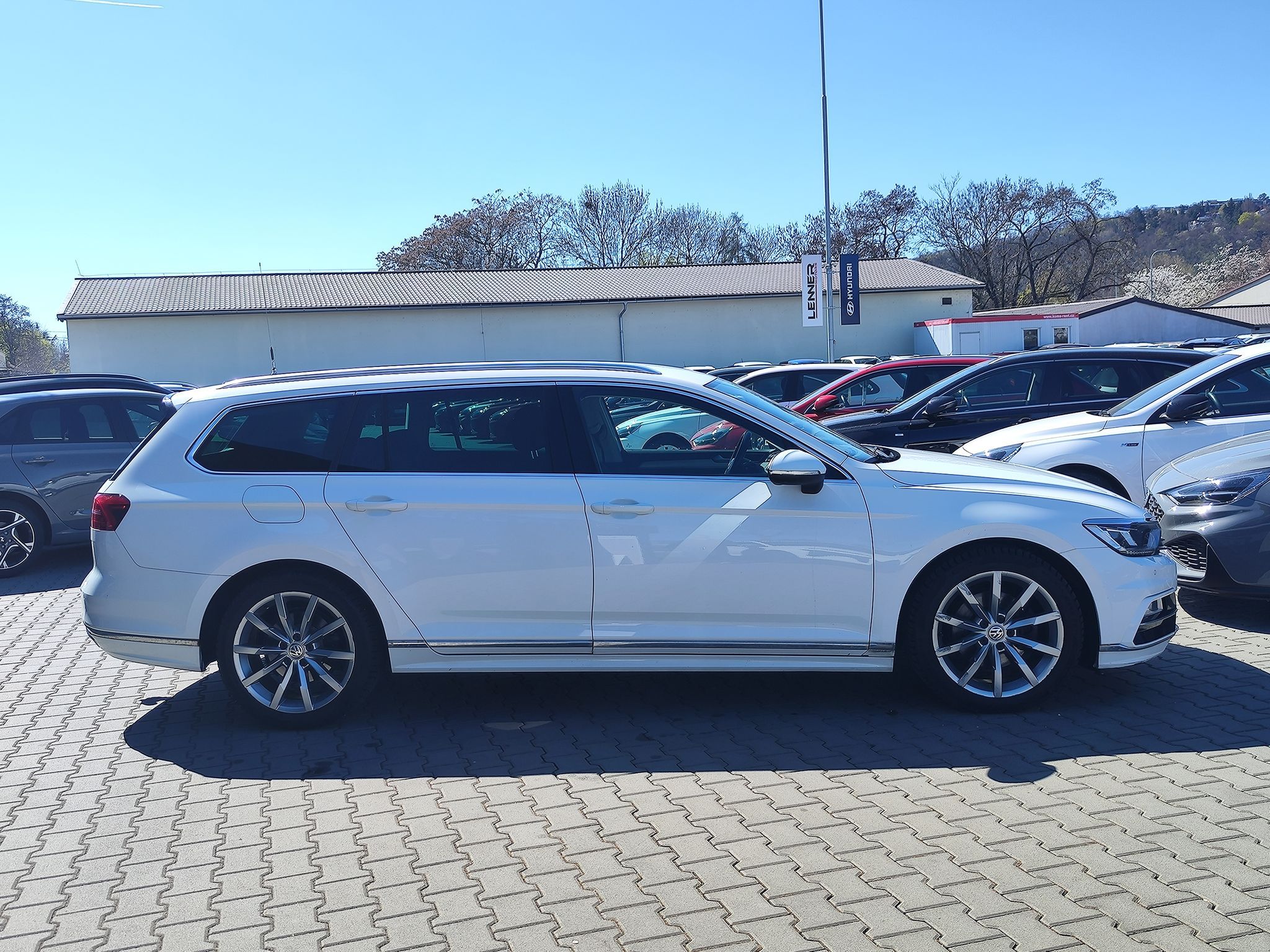 Volkswagen Passat, 2.0 TDi/110kW Highline DSG - fotka 4