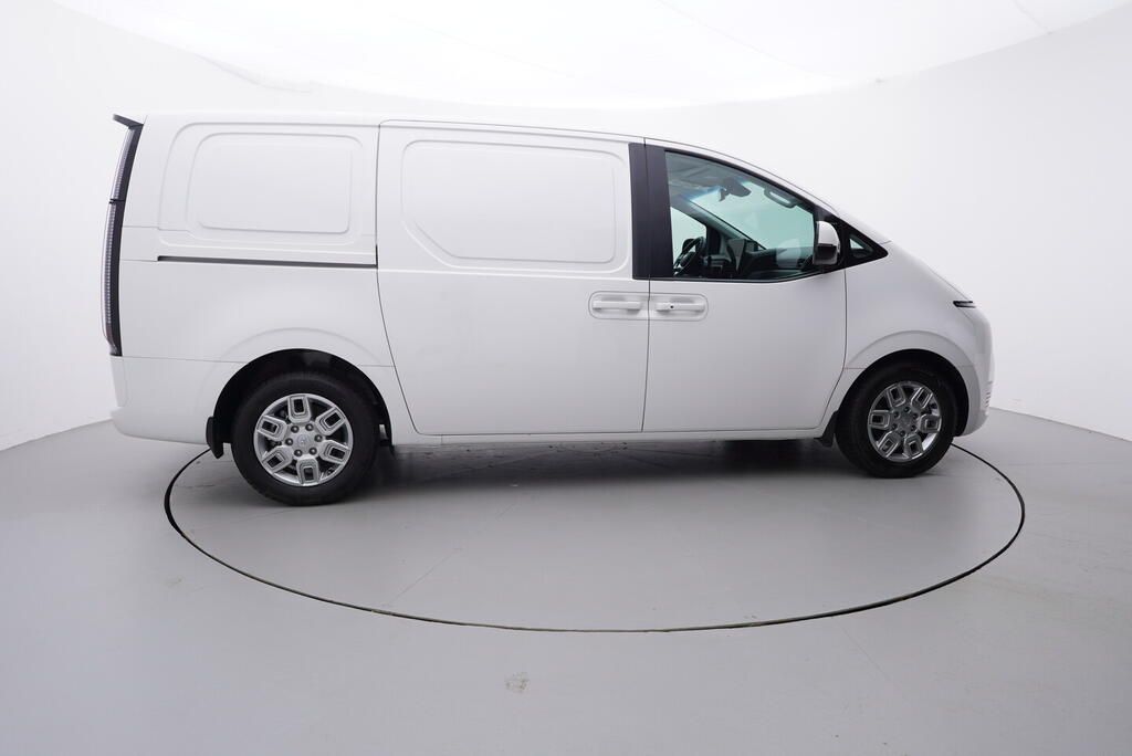 Hyundai Staria, 2.2 CR 130 kW - fotka 6