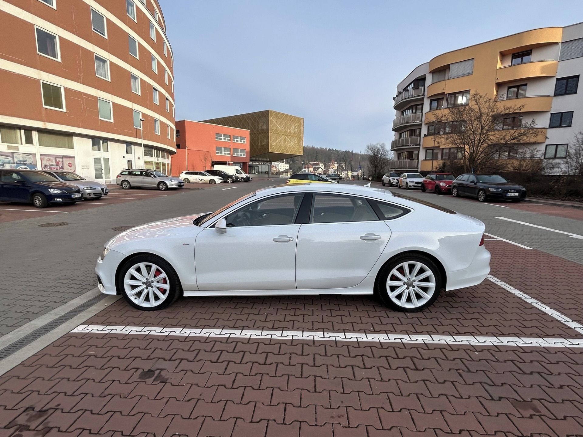 Audi A7, 230kW, V6, S-line, plná výbava - fotka 5