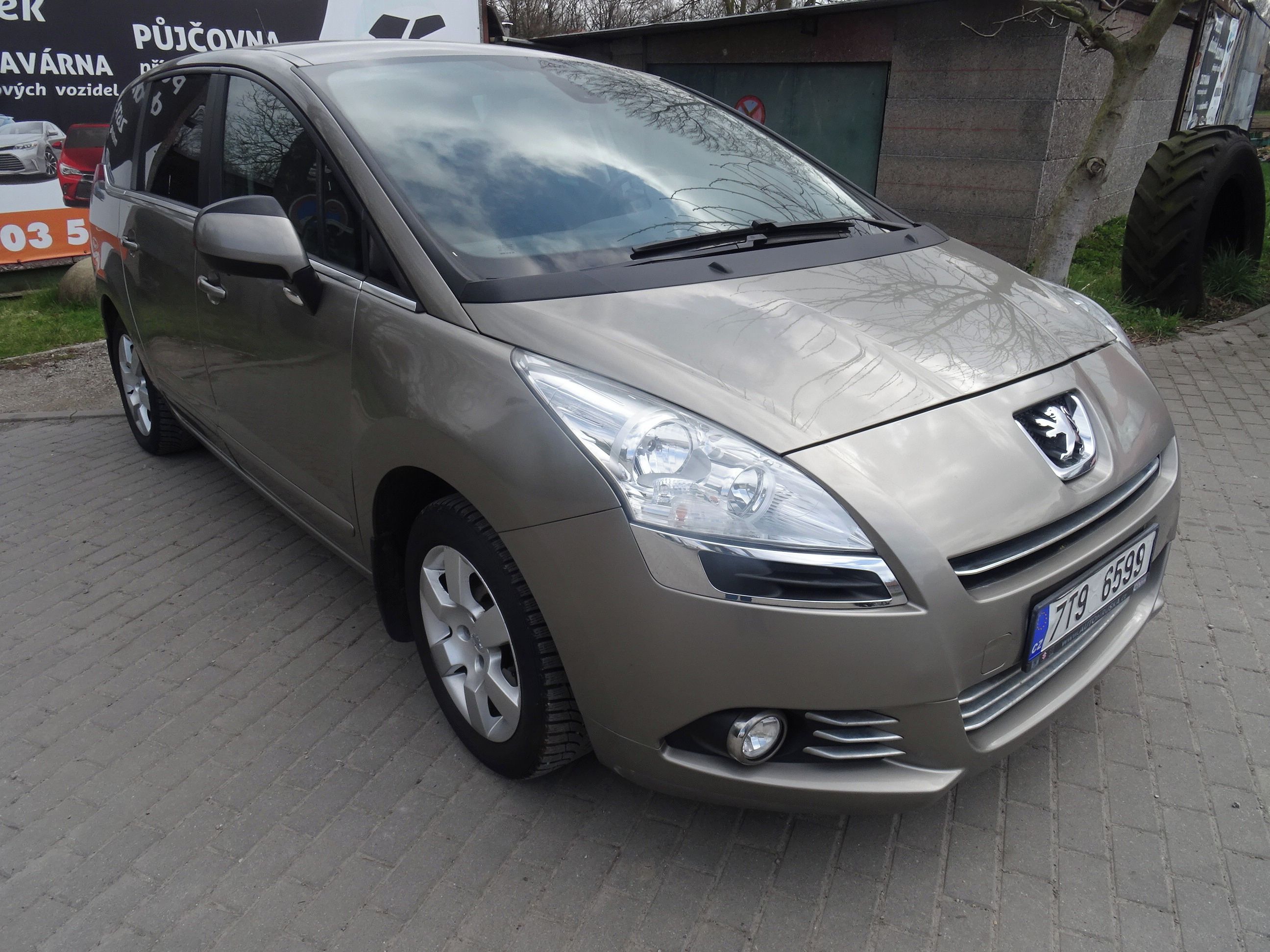 Peugeot 5008, 1.6 D - fotka 2