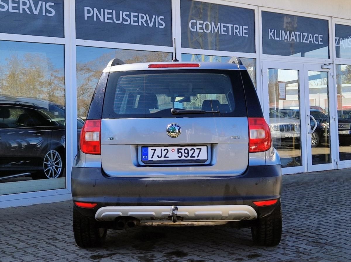 Škoda Yeti, 2,0 TDI ALU Z,L17 VÝHŘEV KLIMA - fotka 4