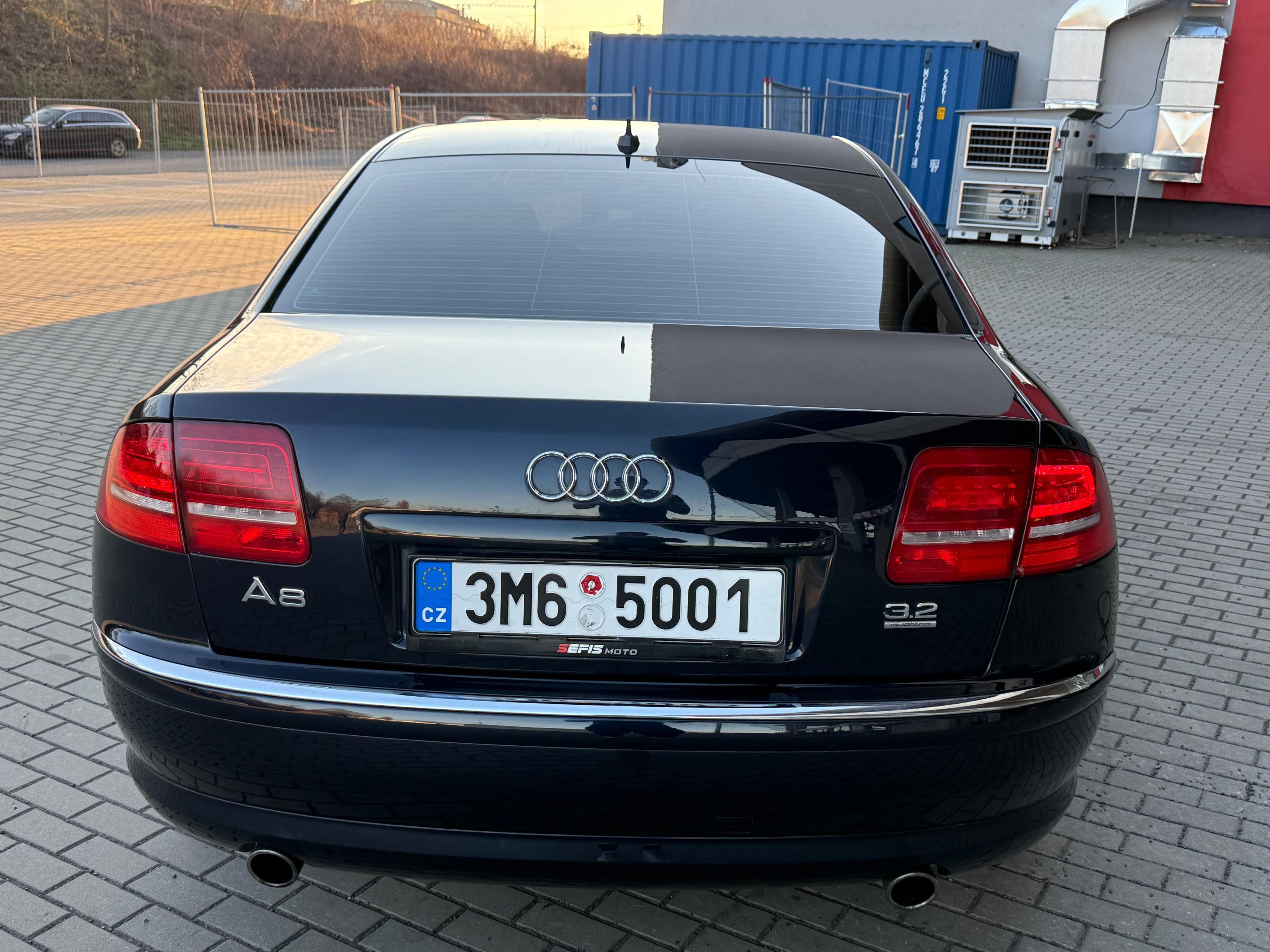 Audi A8, 3.2 V6, 191kw 4x4 Původ ČR - fotka 4