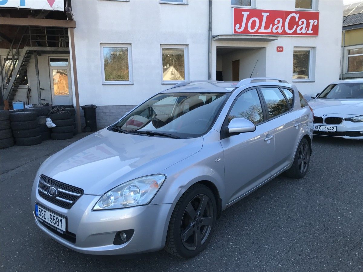 Kia Cee´d, 2,0 CRDi Combi 103kW - fotka 2