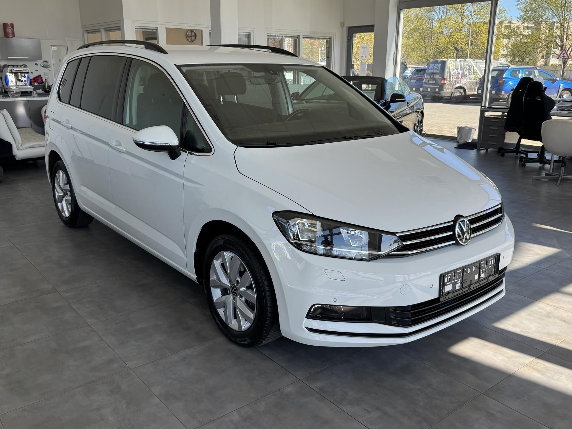 Volkswagen Touran, 2,0TDi DSG NAVIGACE KAMERA ACC