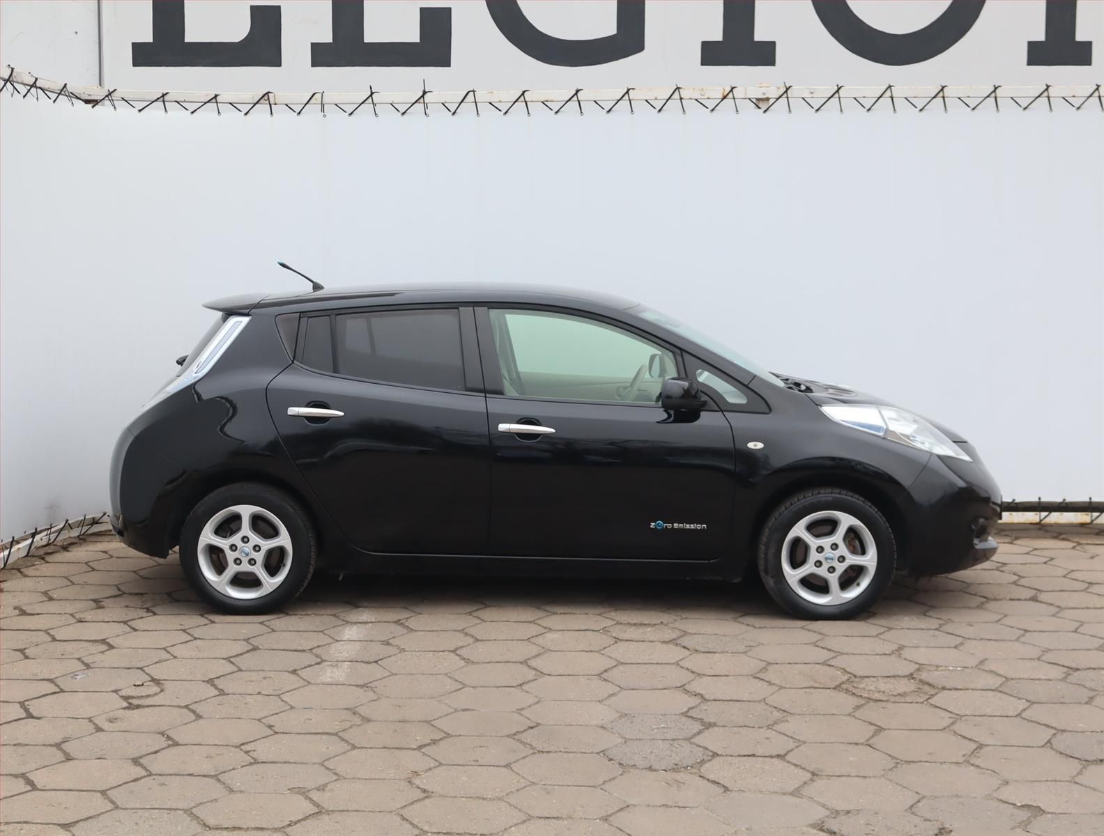 Nissan LEAF, 24 kWh, Automat, Navi - fotka 6