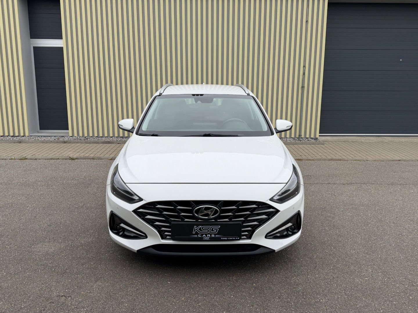 Hyundai i30, Com. 1.6CRDi ČR! 1.maj.! STYLE - fotka 3