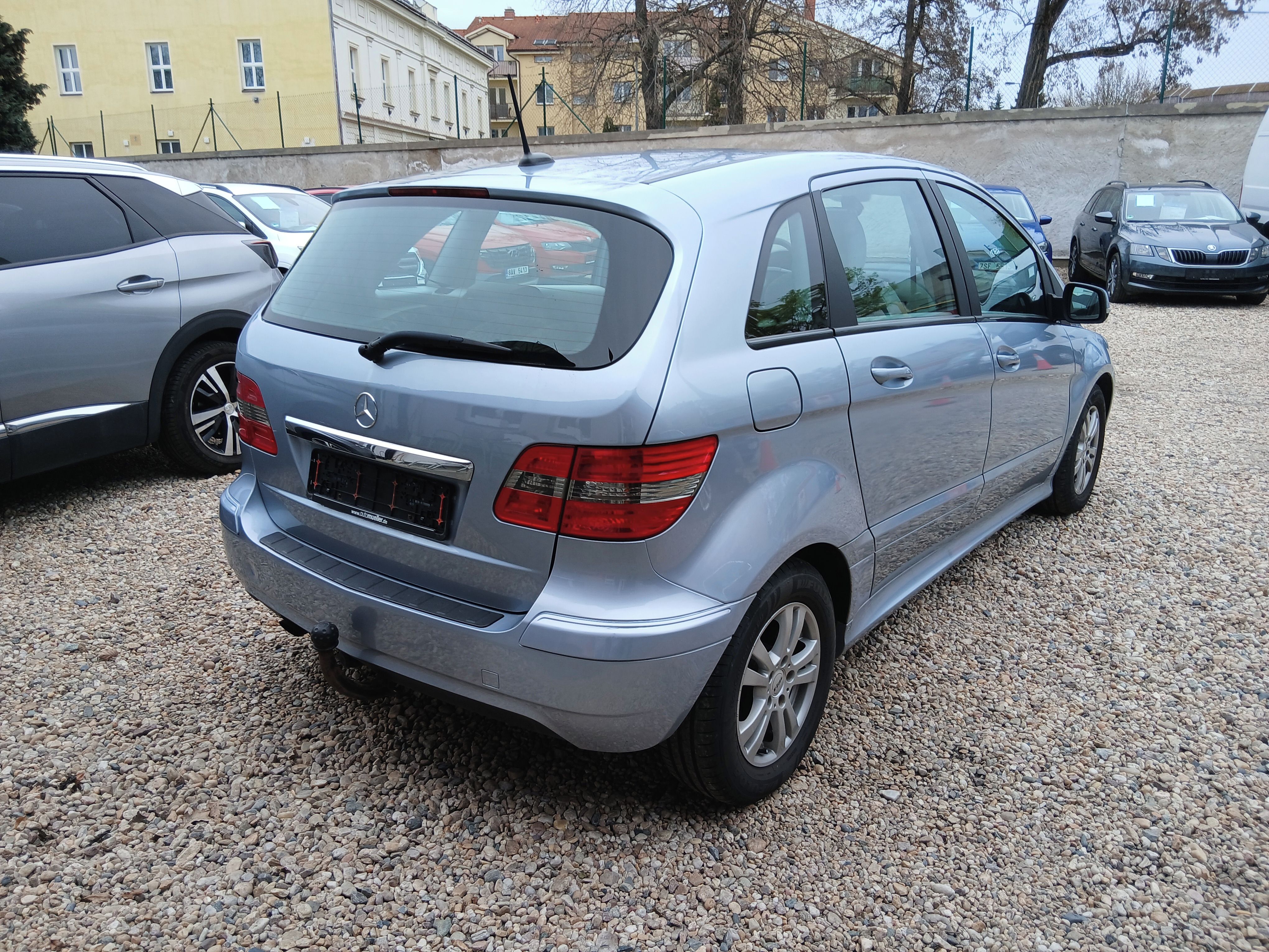 Mercedes-Benz Třídy B, B180i 85KW +Zimní kola - fotka 5