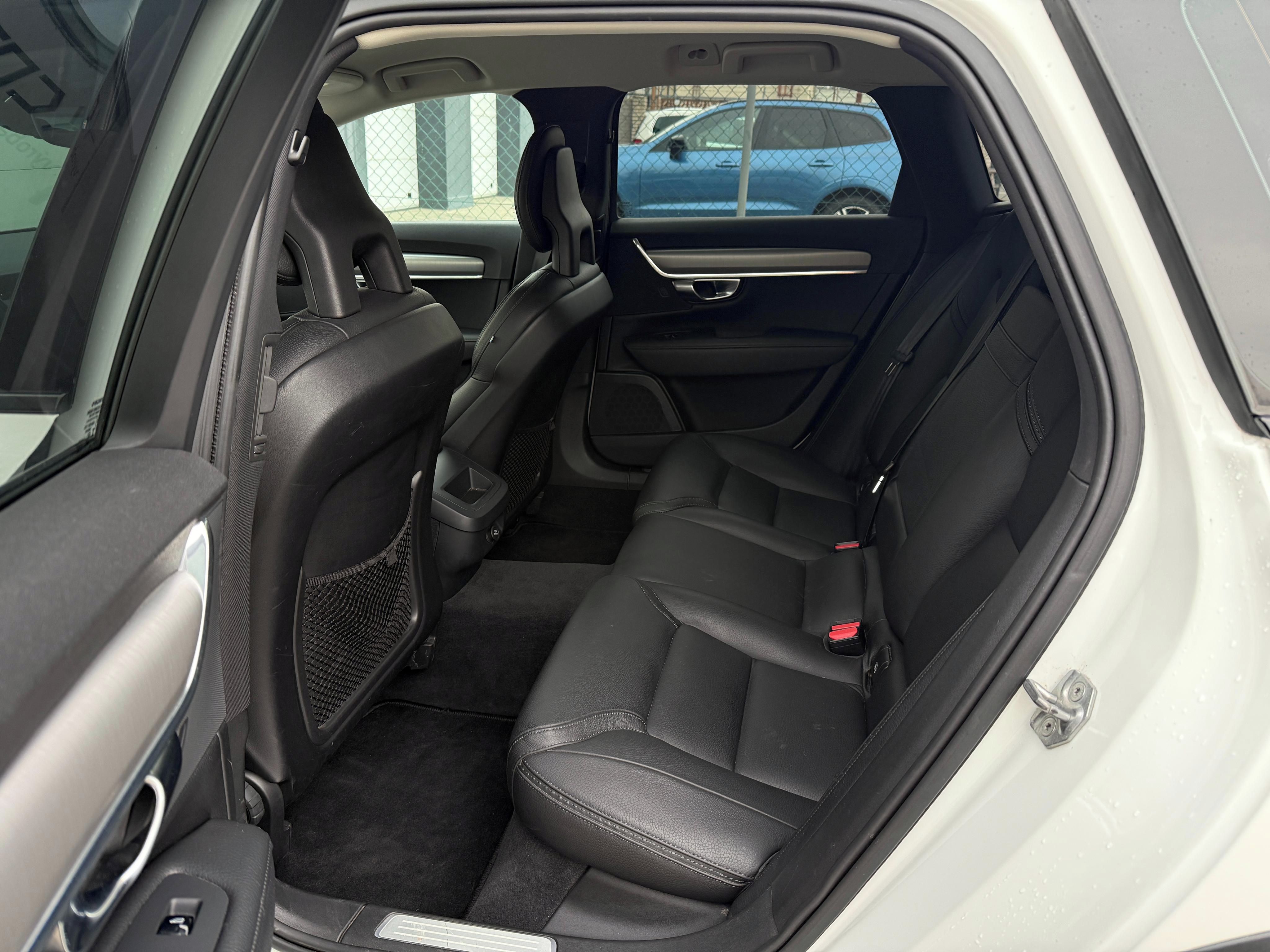 Volvo V90, 2.0i 187 kW CROSS COUNTRY - fotka 6