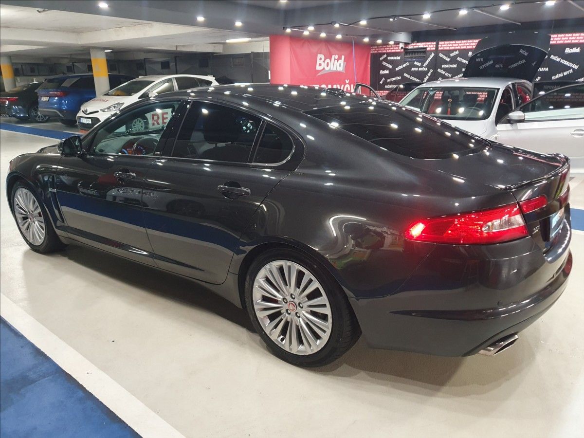 Jaguar XF, 3,0 V6Diesel S  Premium Luxury - fotka 5