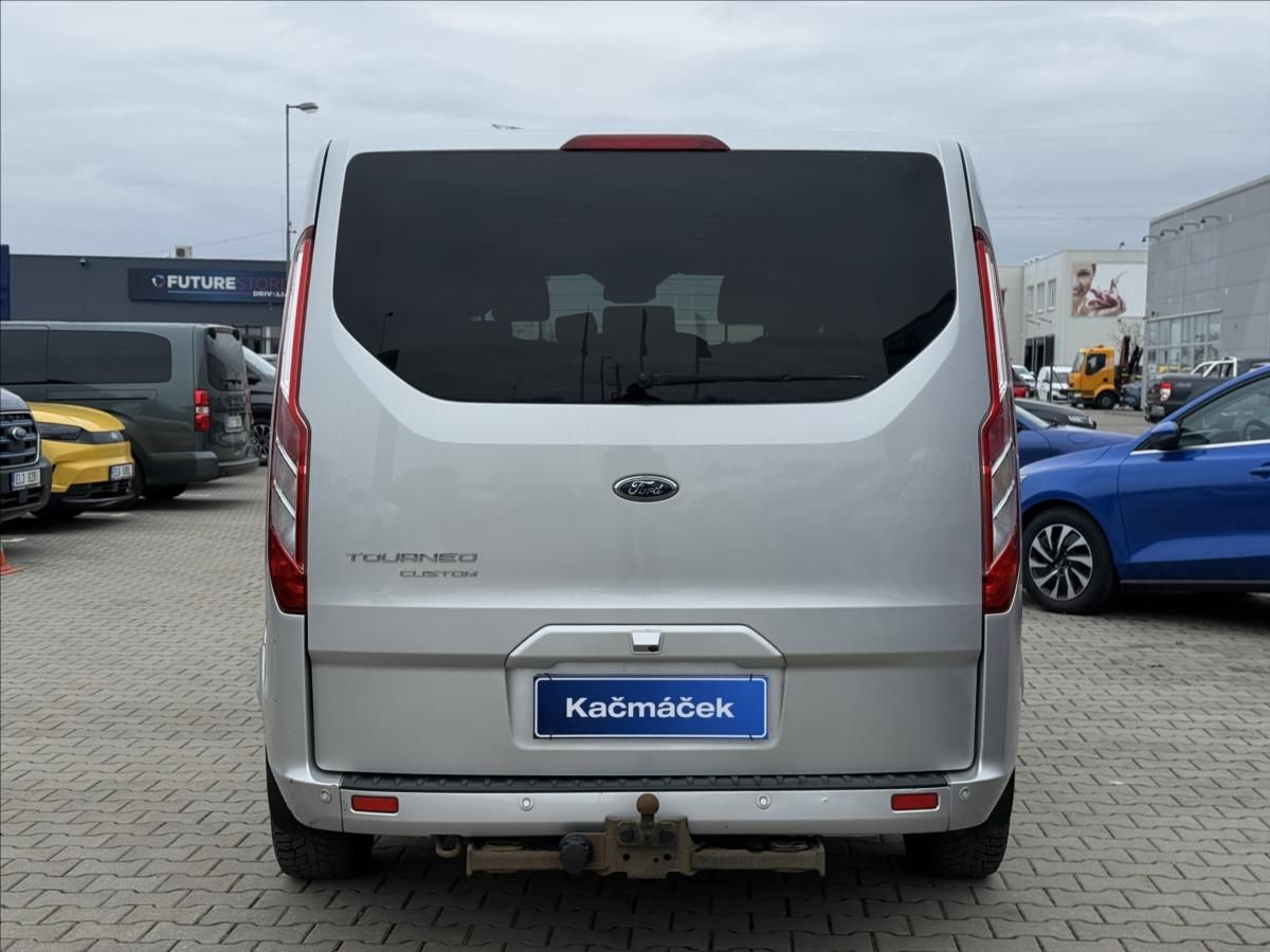 Ford Tourneo Custom, 2,0 EcoBlue 136kW Titanium Aut - fotka 4