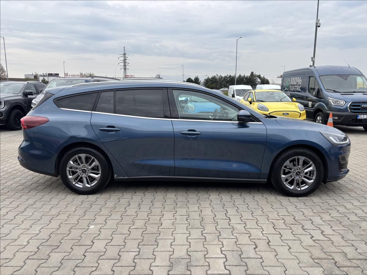 Ford Focus, 1,0 EcoBoost 114kW Titanium - fotka 6