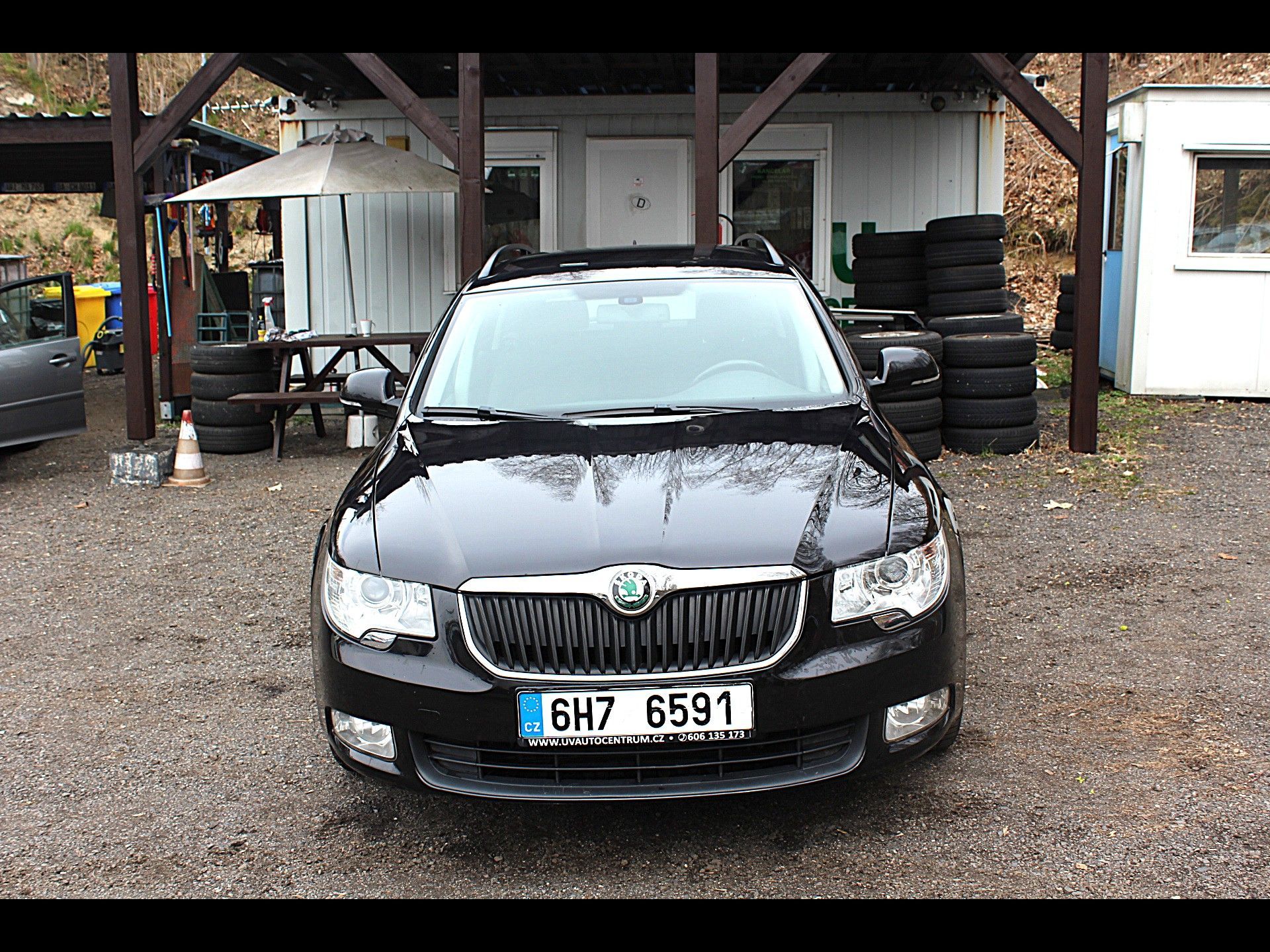 Škoda Superb, Kombi II. 1.8 TSi DSG - fotka 2