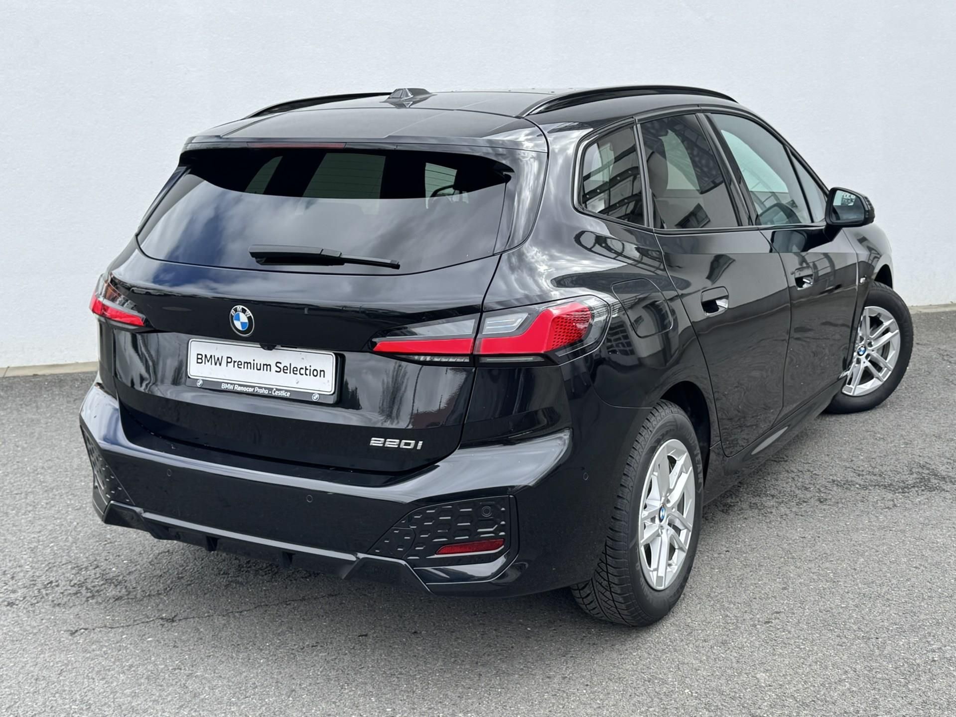 BMW Řada 2, 220i ActiveTourer Tažné Harman - fotka 2