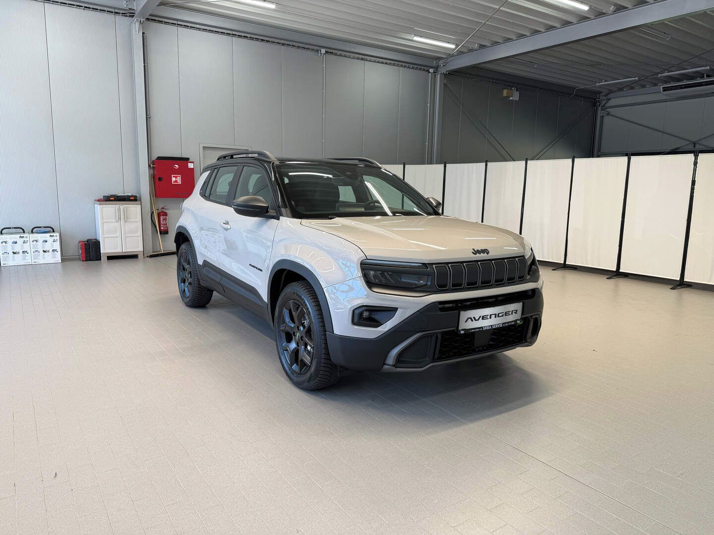 Jeep Avenger, 4xe Upland 1.2 Turbo e-Hybrid - fotka 6