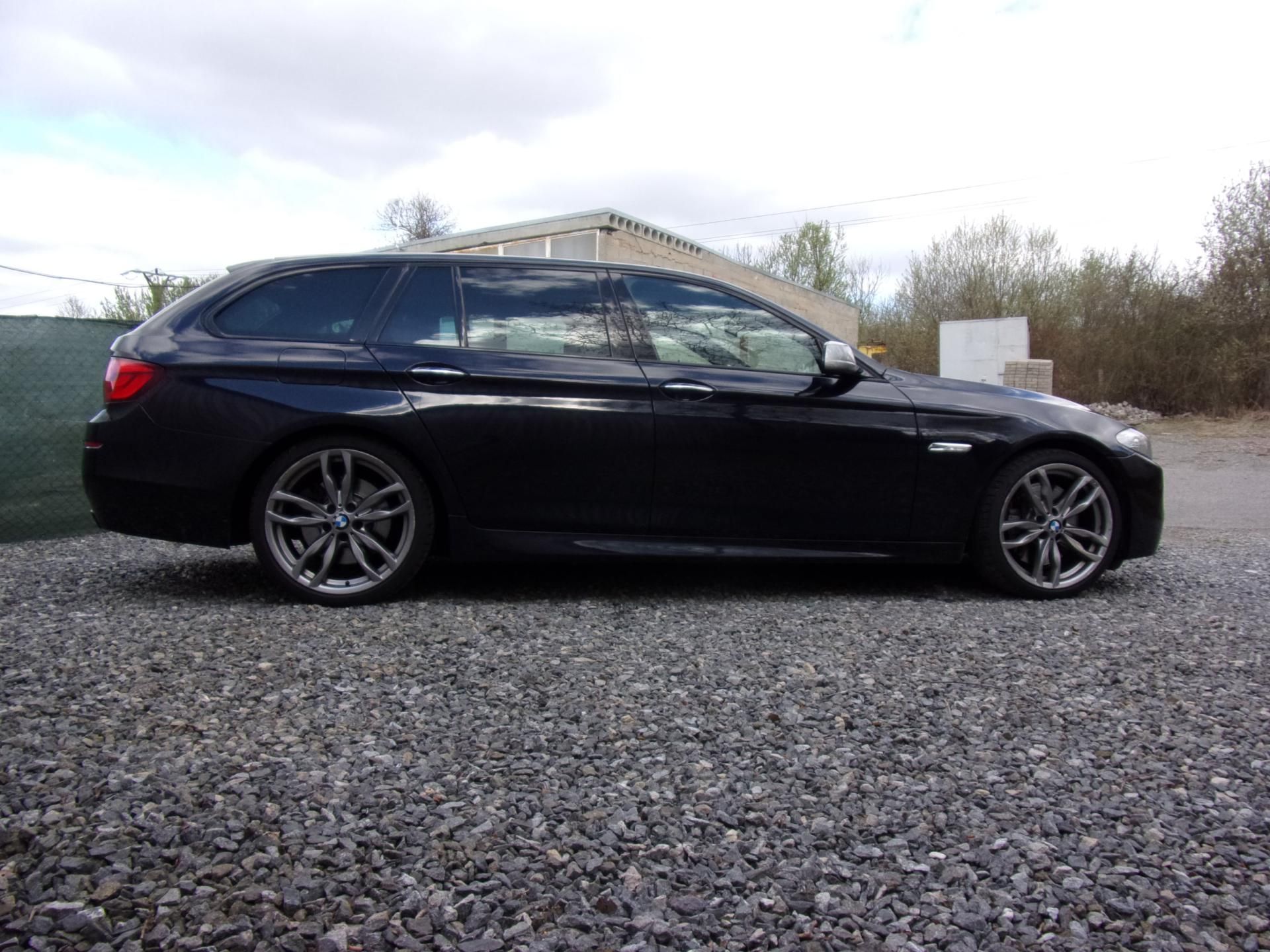 BMW Řada 5, M550d X-DRIVE 280kW KRÁSNÝ VŮZ - fotka 4