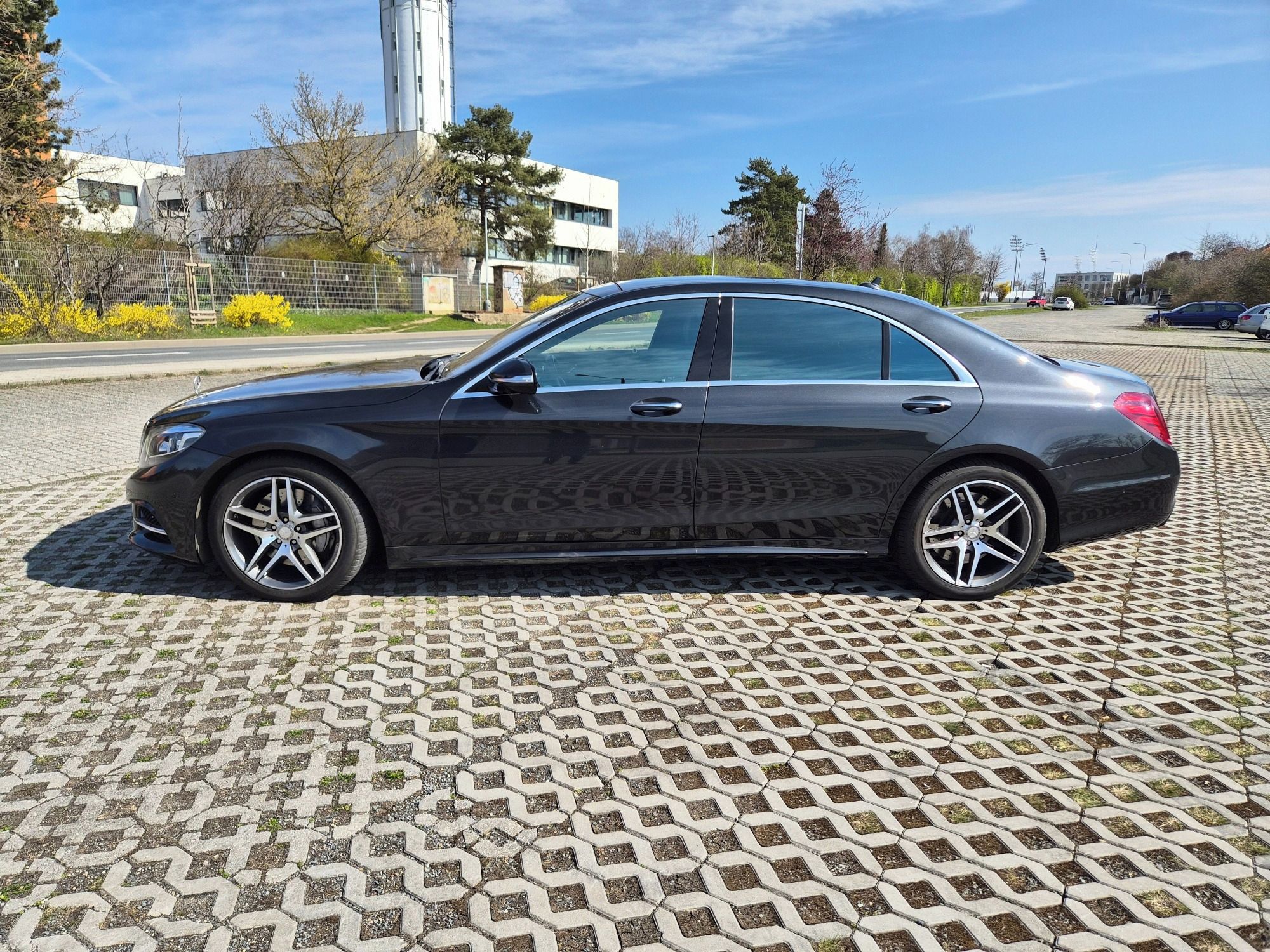 Mercedes-Benz Třídy S, Luxusně vybavený - fotka 5