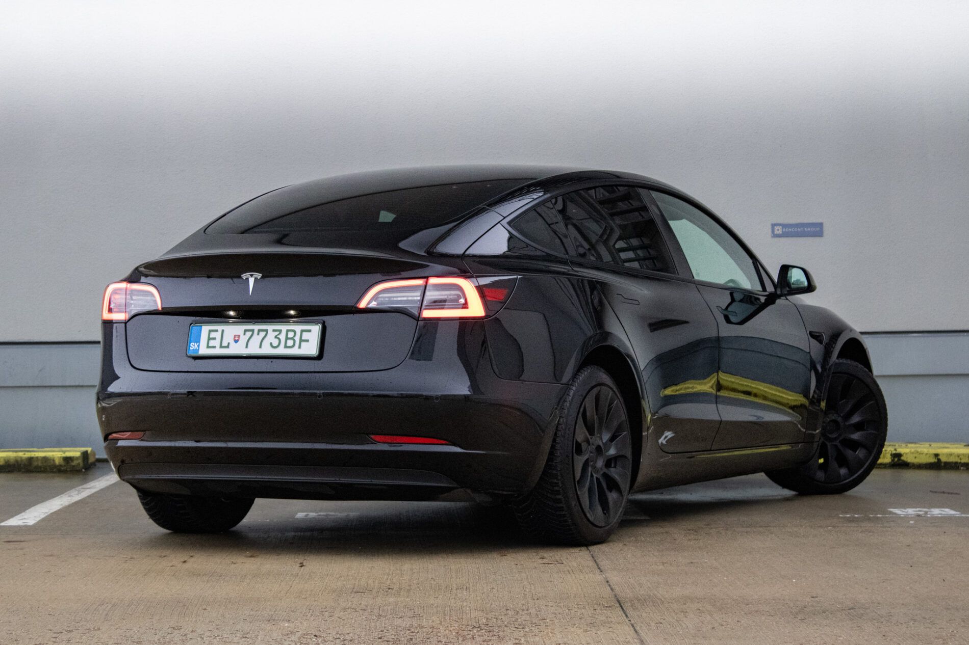Tesla Model 3 - fotka 5