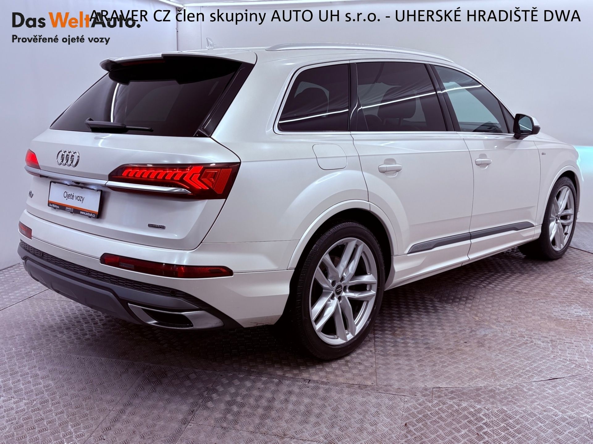 Audi Q7, 3.0 TDI 210kW 7Míst S-Line - fotka 2