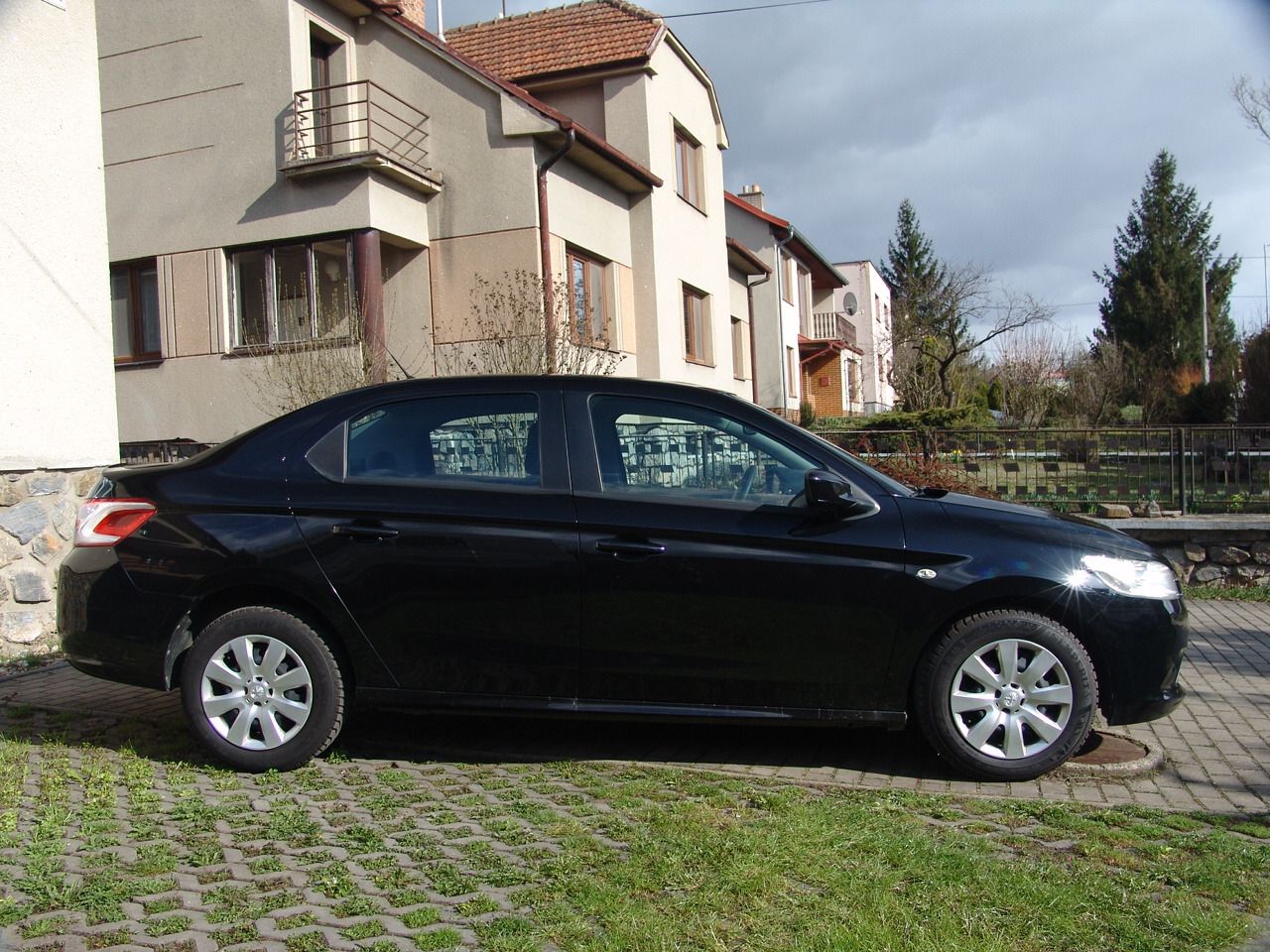 Peugeot 301, 1.2 VVT 53KW ČR - fotka 3