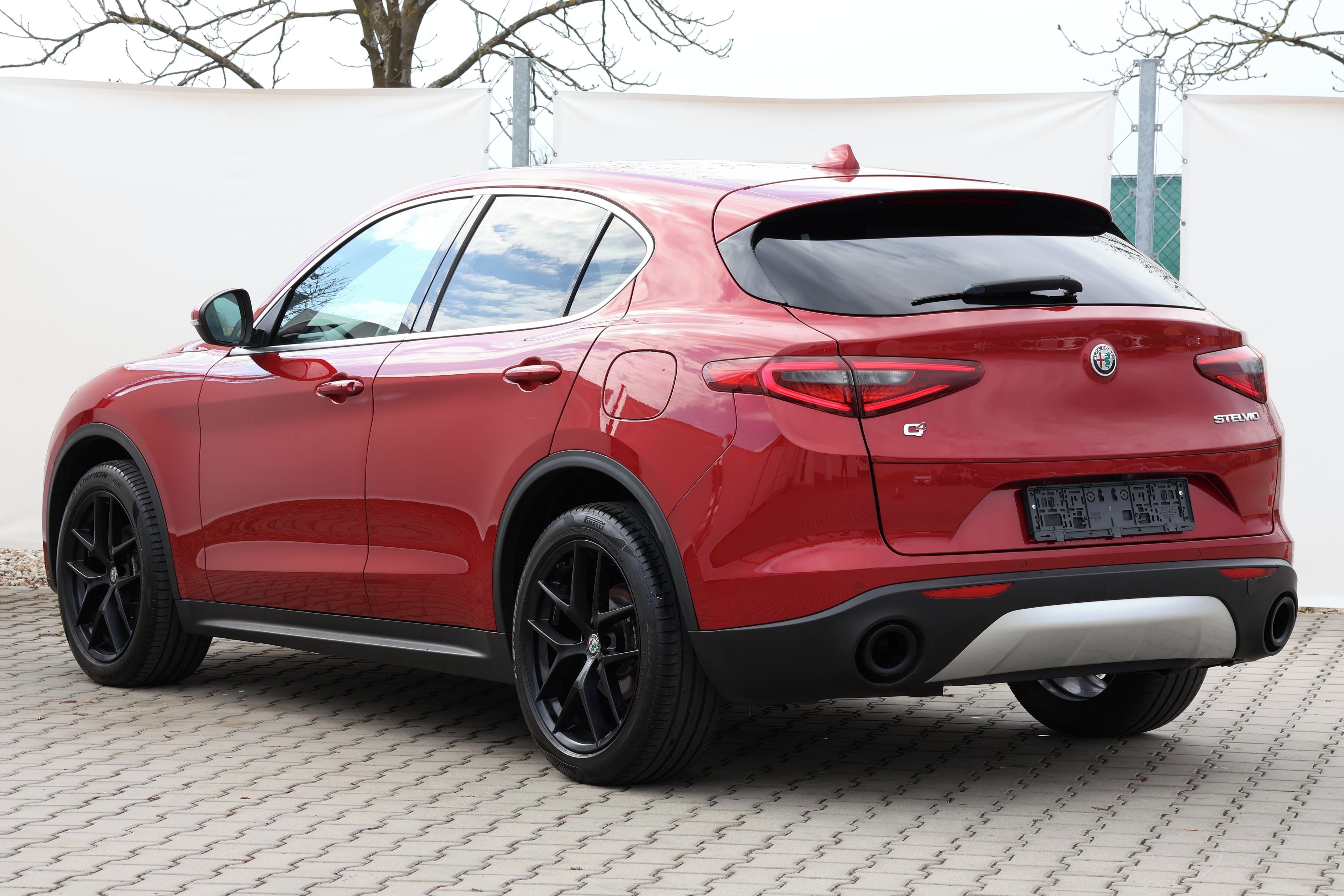 Alfa Romeo Stelvio, 2.2JTD*Q4*154kW*ACC*KEYLESS* - fotka 4