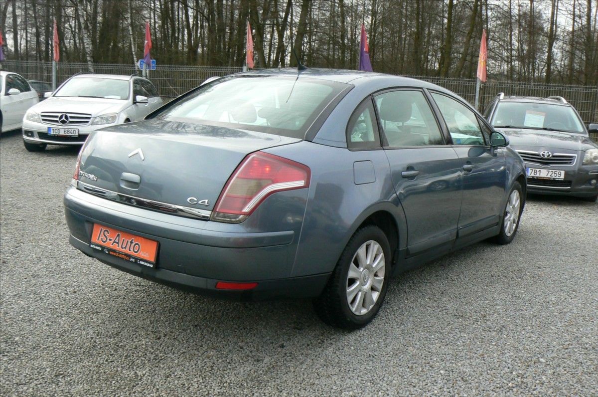 Citroën C4, 1,6 I  16V-1. MAJITEL ČR - fotka 5