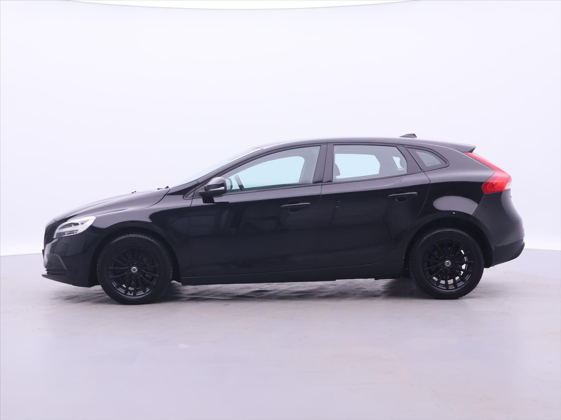 Volvo V40, 2,0 D2 Drive-E Aut Momentum - fotka 4
