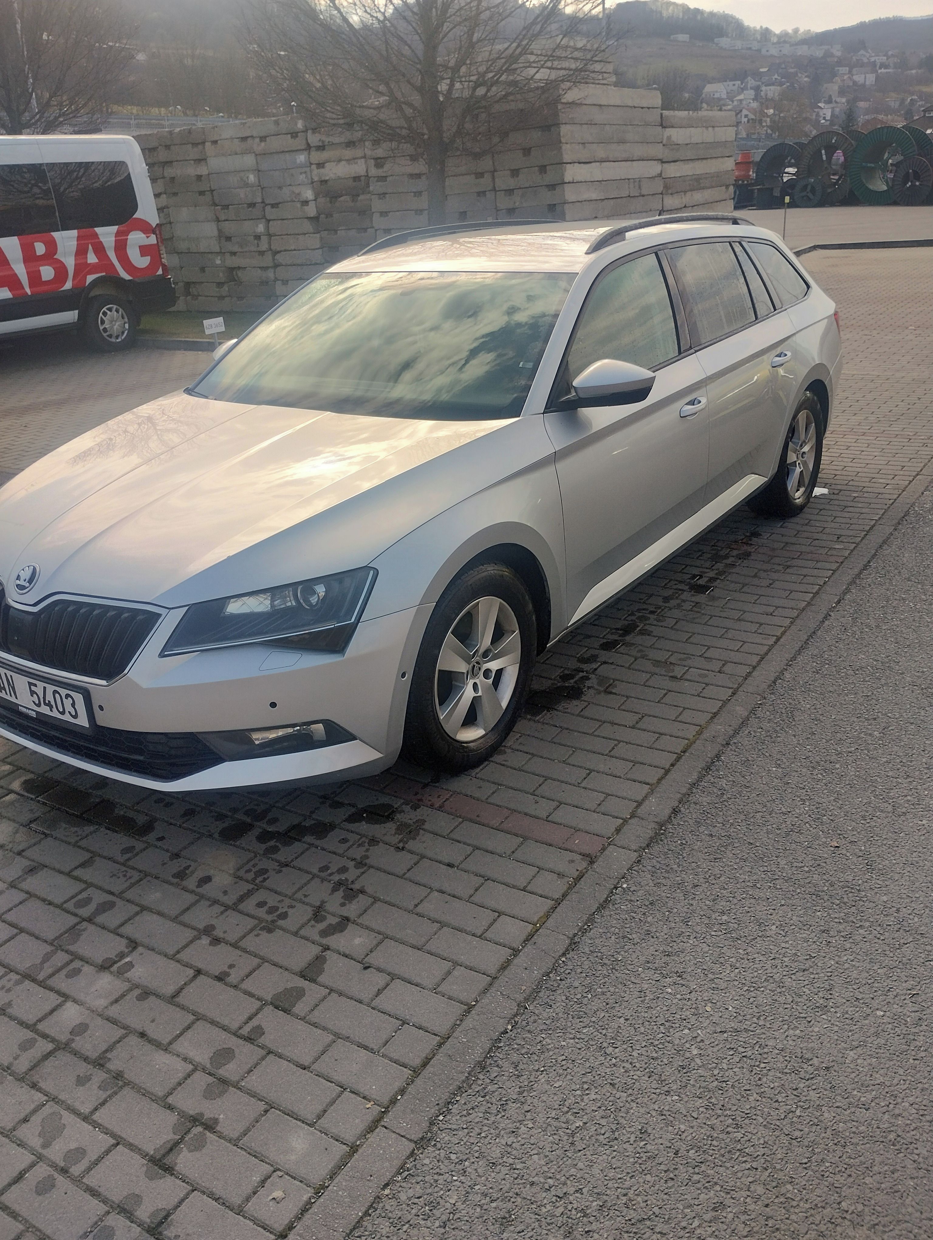 Škoda Superb, Soukromý prodejce - fotka 4