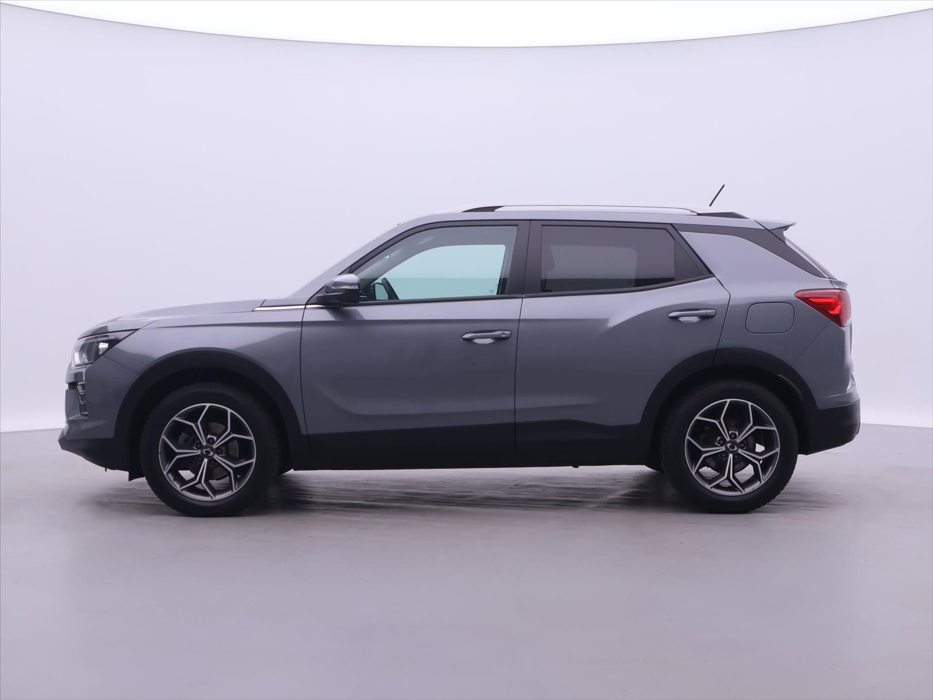 SsangYong Korando, 1,5 I 120kW Aut.klima - fotka 4