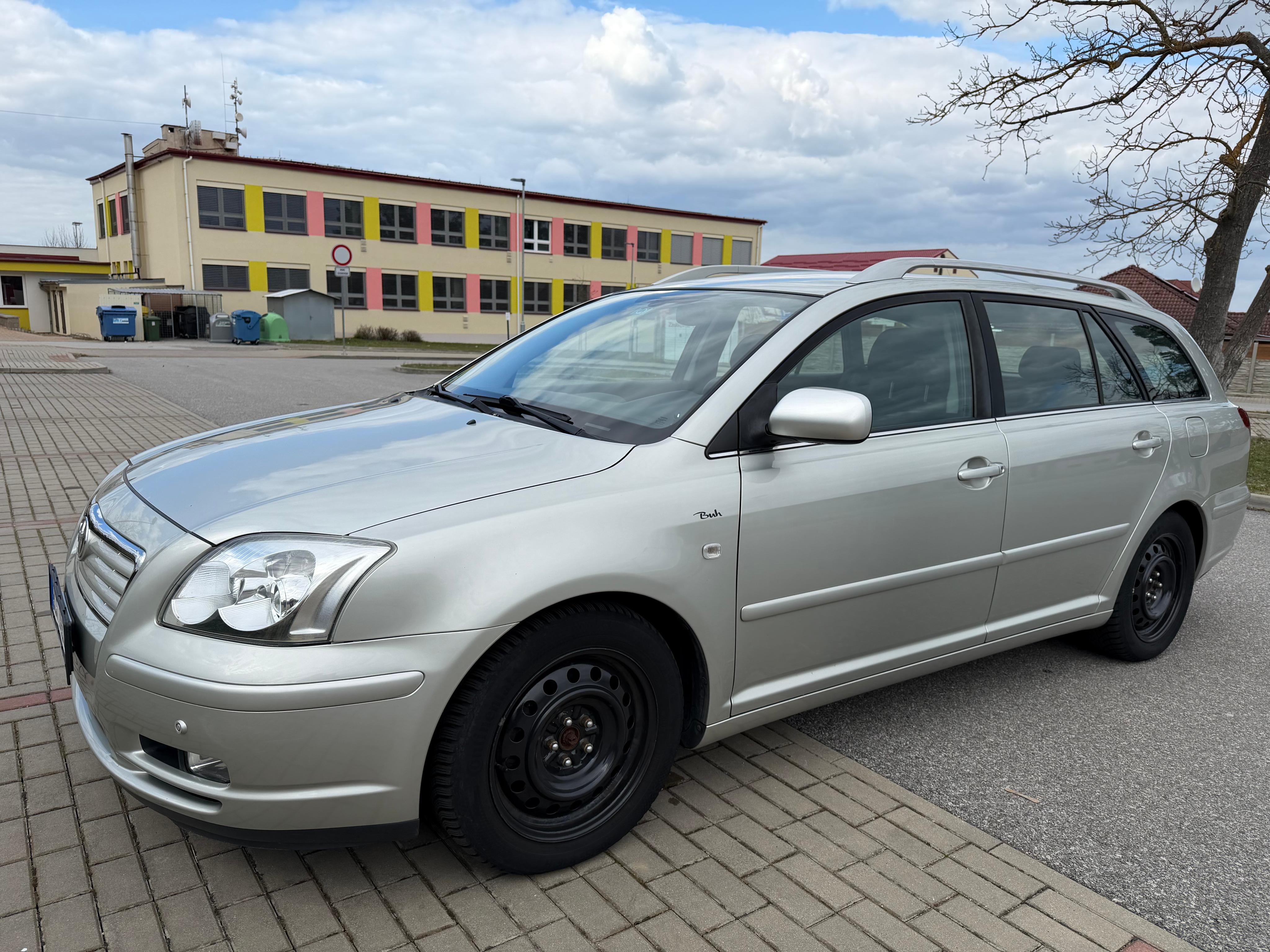 Toyota Avensis, 2.0 benzín