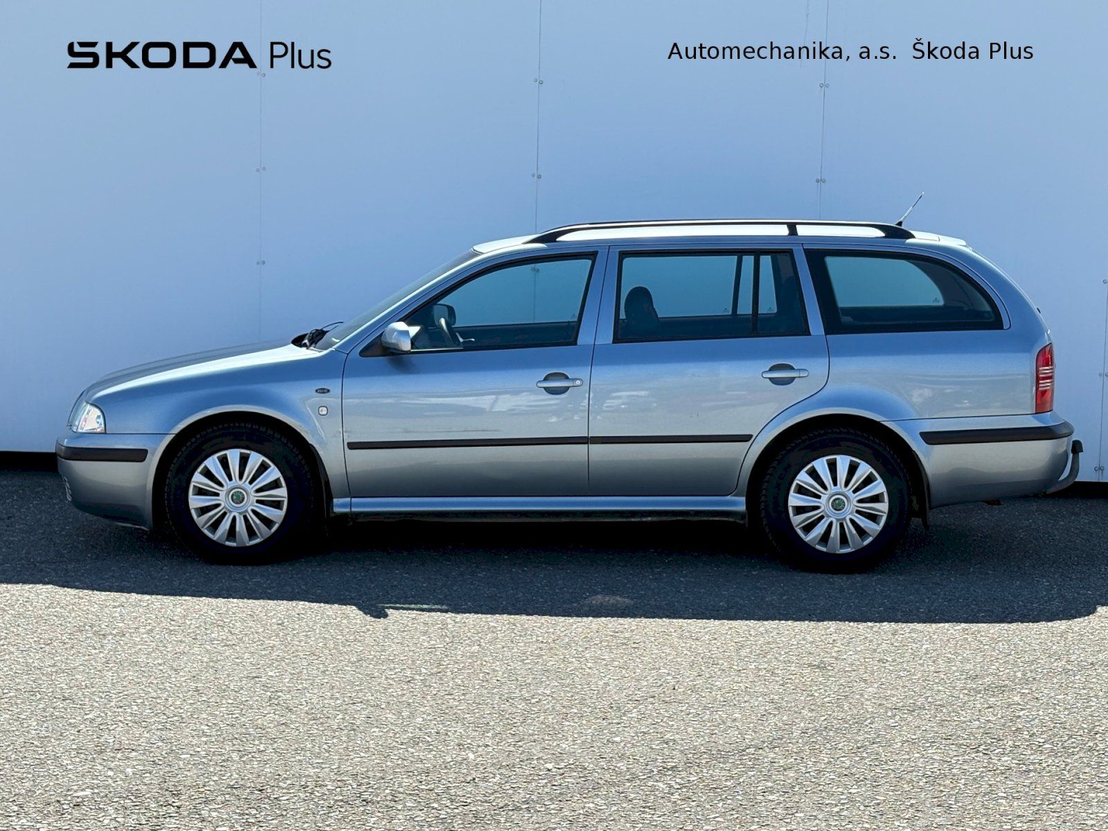Škoda Octavia, Combi 2.0i / 85 kW / AMBIENTE - fotka 3