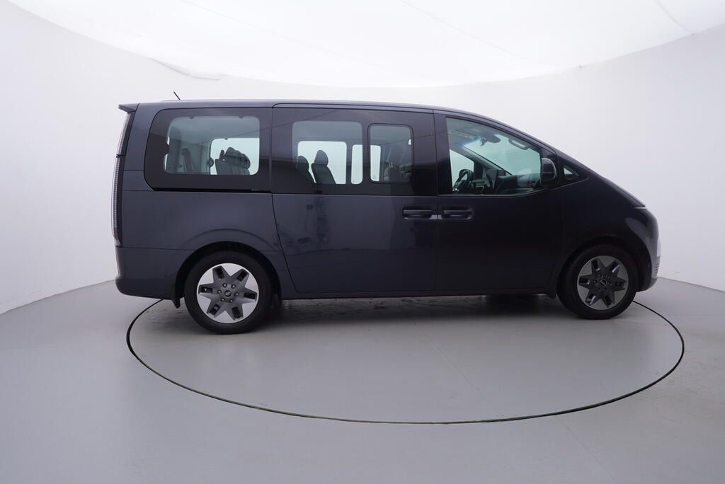 Hyundai Staria, 2.2 CRDi 130 kW - fotka 6