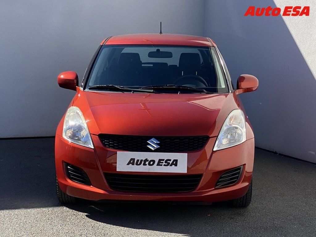 Suzuki Swift, 1.2i,AC,park.asist - fotka 2