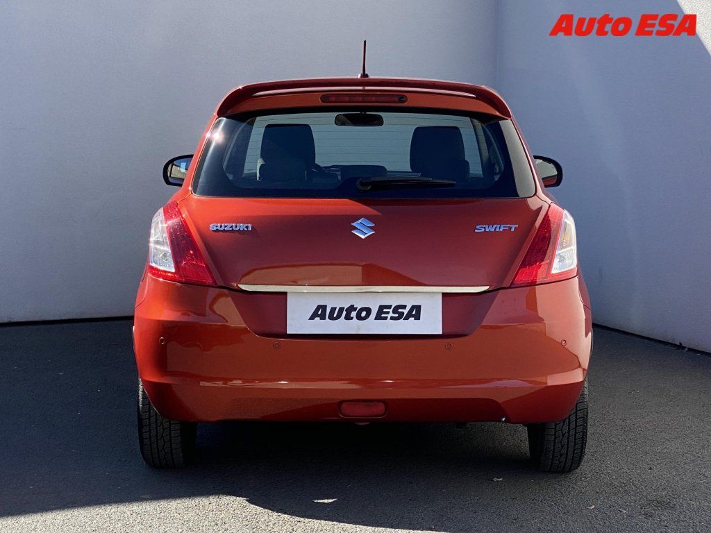Suzuki Swift, 1.2i,AC,park.asist - fotka 5