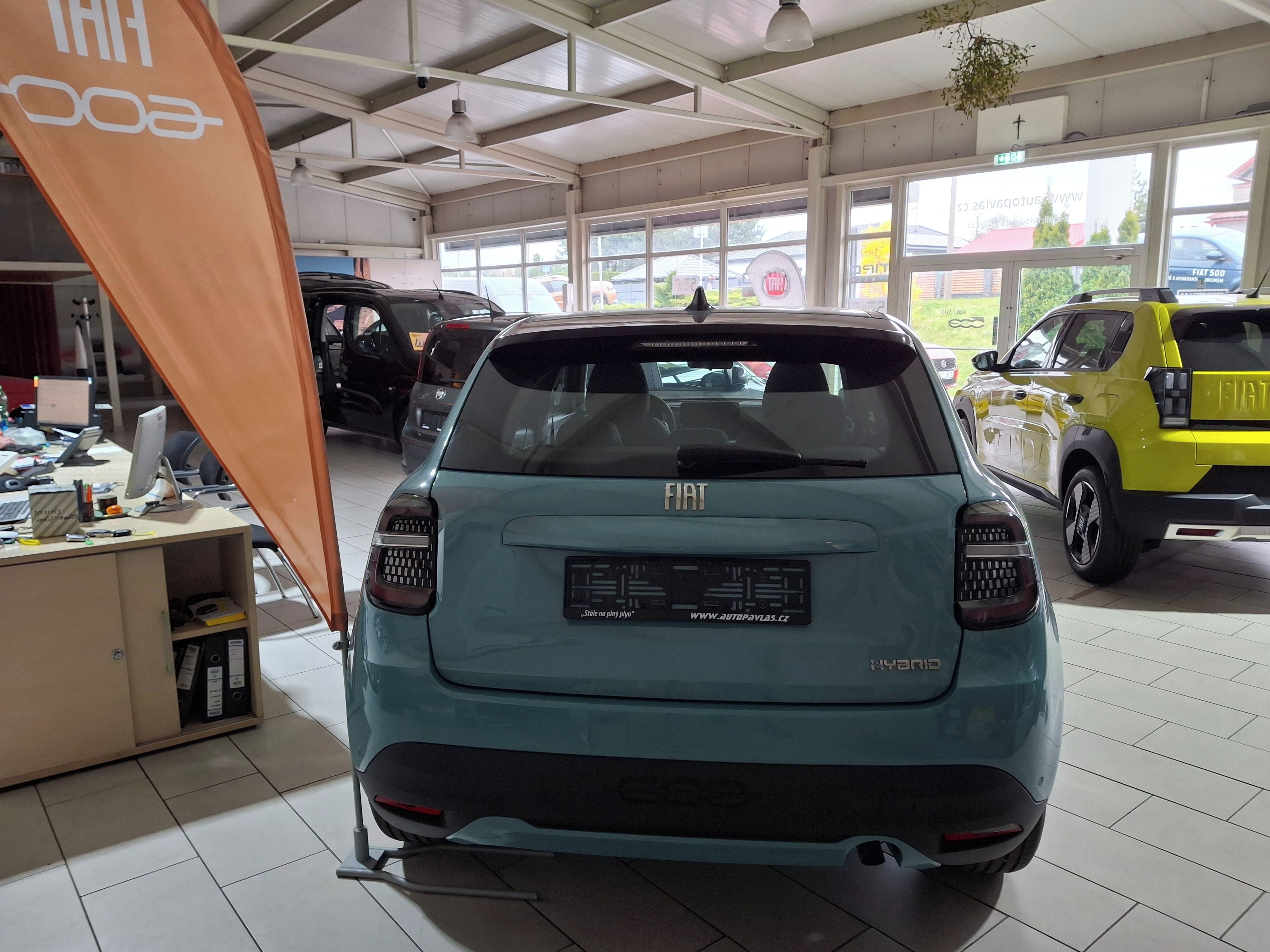 Fiat 600, Hybrid, 1.2T ( 100K ), automat - fotka 4