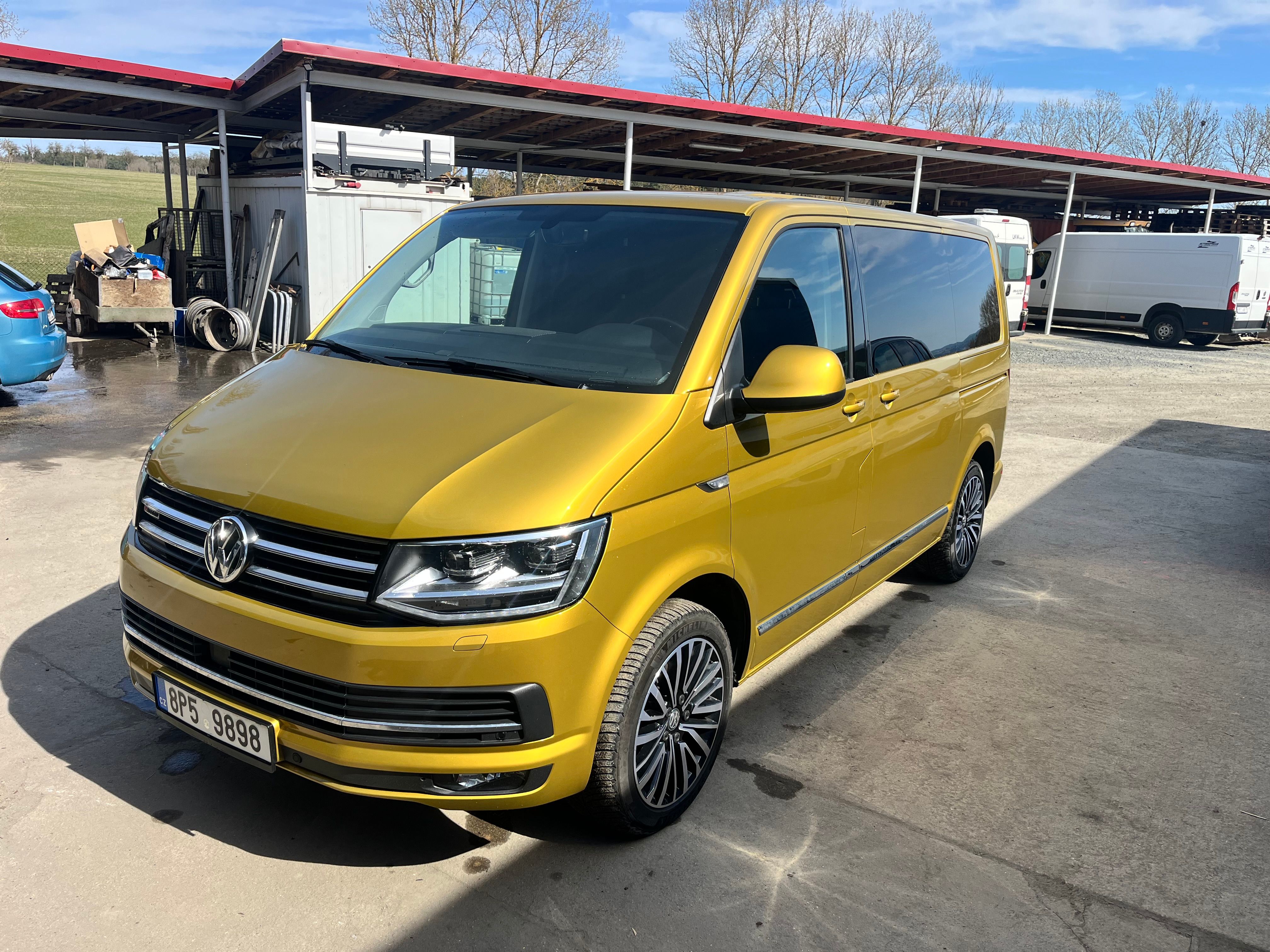Volkswagen Caravelle, Highline