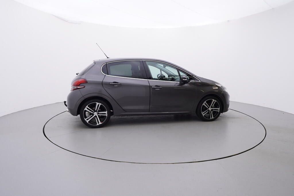 Peugeot 208, GT line 1.2 81 kW - fotka 6