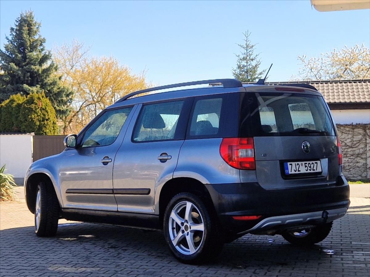 Škoda Yeti, 2,0 TDI ALU Z,L17 VÝHŘEV KLIMA - fotka 3