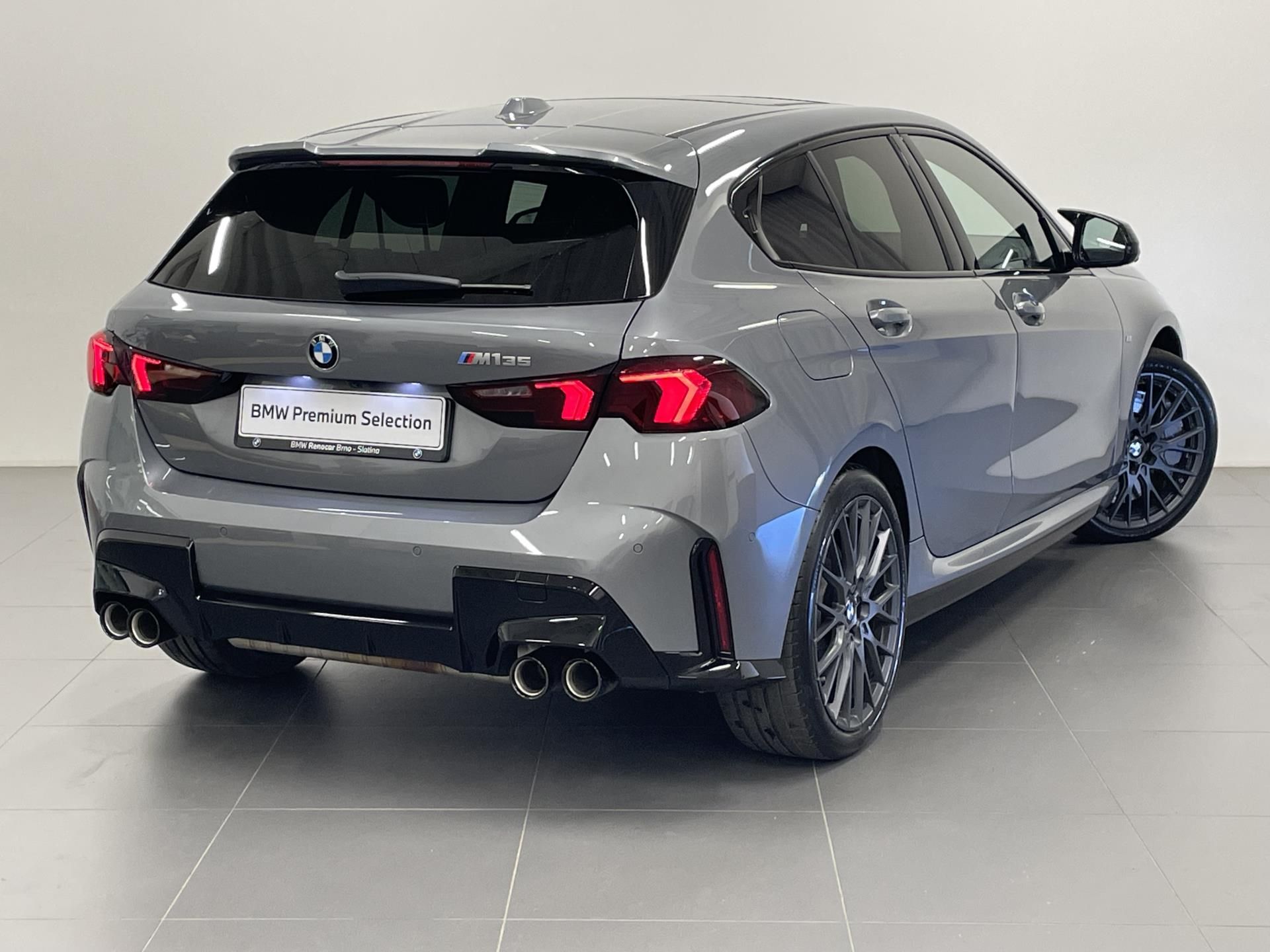 BMW Řada 1, M135i xDrive M Technik - fotka 2
